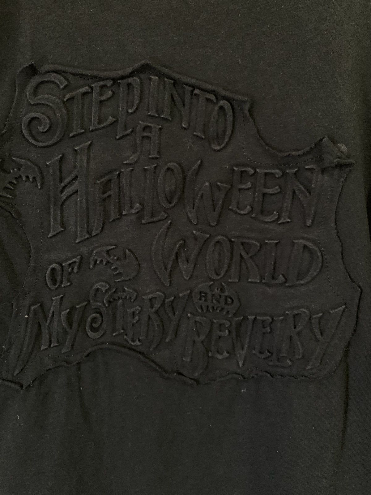 Disney Disney Mickey Halloween 2019T-Shirt Size US M / EU 48-50 / 2 - 11 Thumbnail