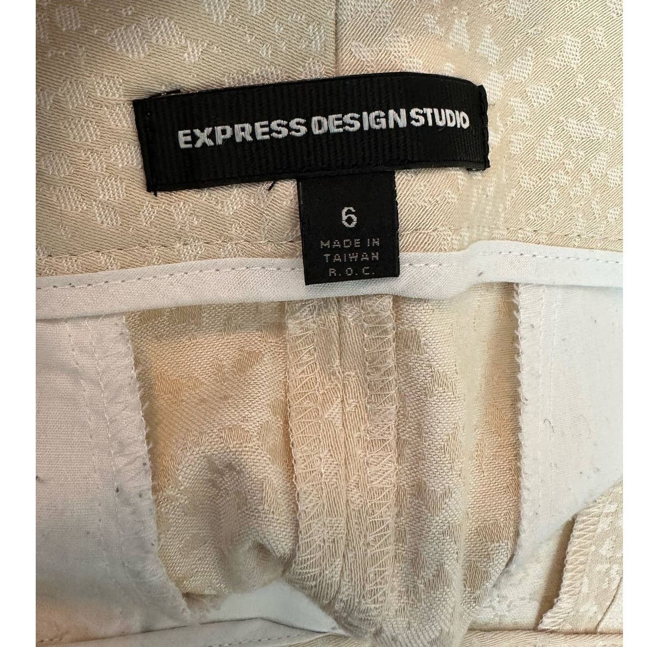 Express Express Design Studio beige printed mini skirt size 6 Size 28" / US 6 / IT 42 - 3 Thumbnail