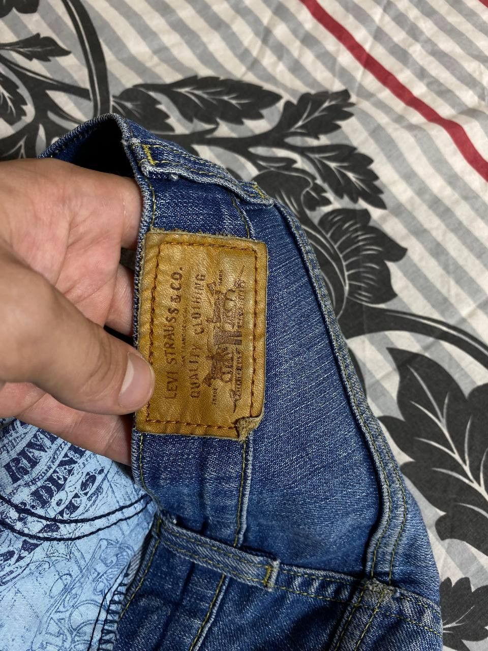 Levi's × Vintage Distressed Blue Vintage Levi's Jeans8 Denim 523 Size US 26 / EU 42 - 2 Thumbnail