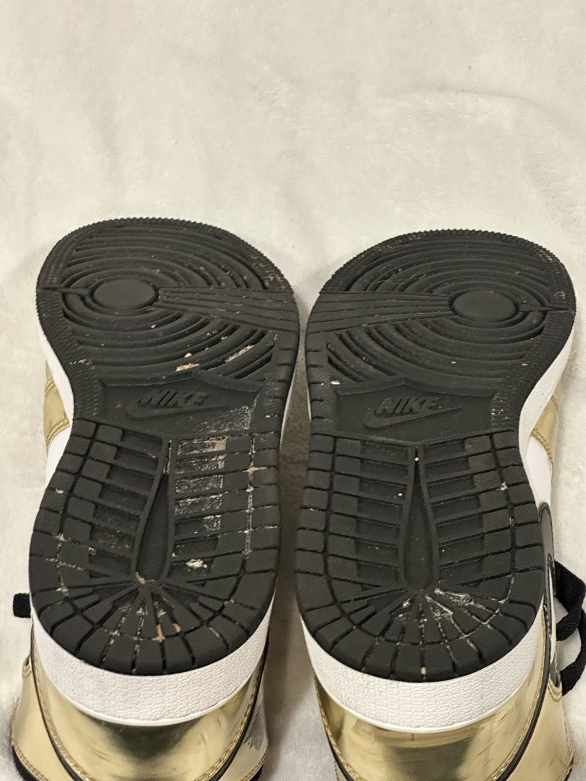 Nike Nike Jordan 1 Mid - Metallic Gold (GS) Size US 5.5 / IT 35.5 - 5 Thumbnail