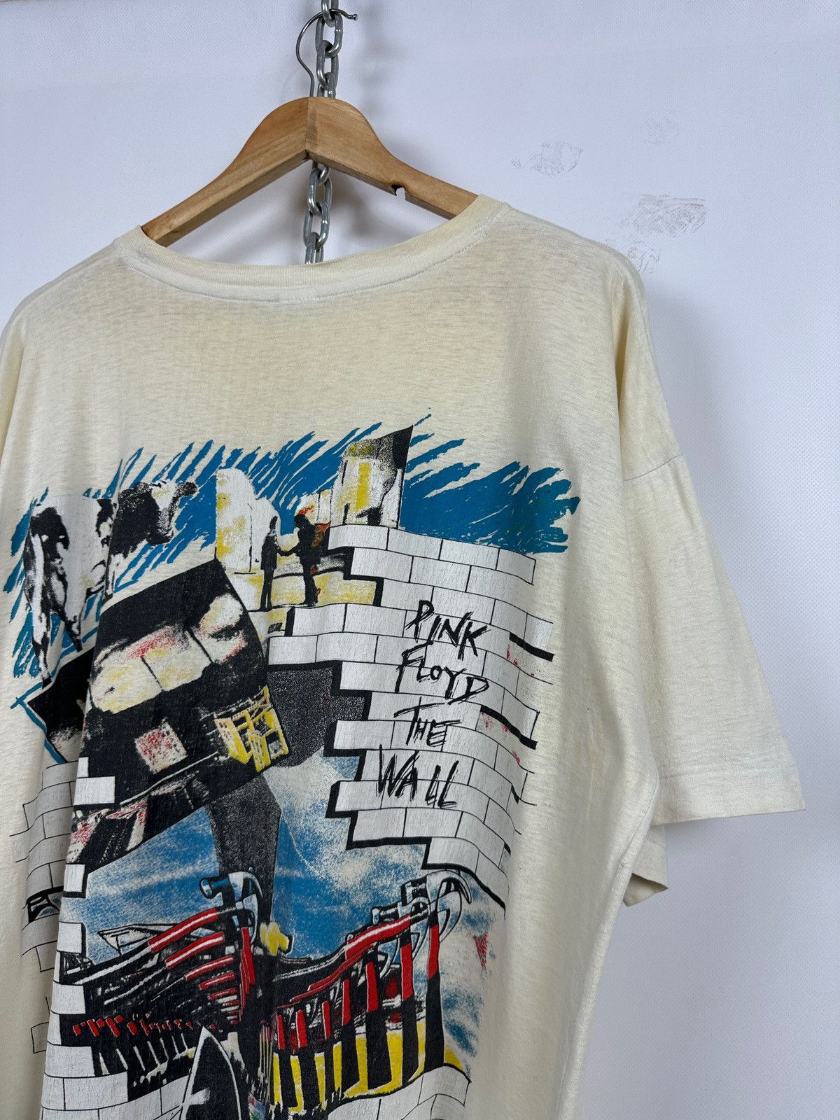 Band Tees Vintage Pink Floyd Division Bell Distressed The Wall T-Shirt Size US XL / EU 56 / 4 - 14 Thumbnail