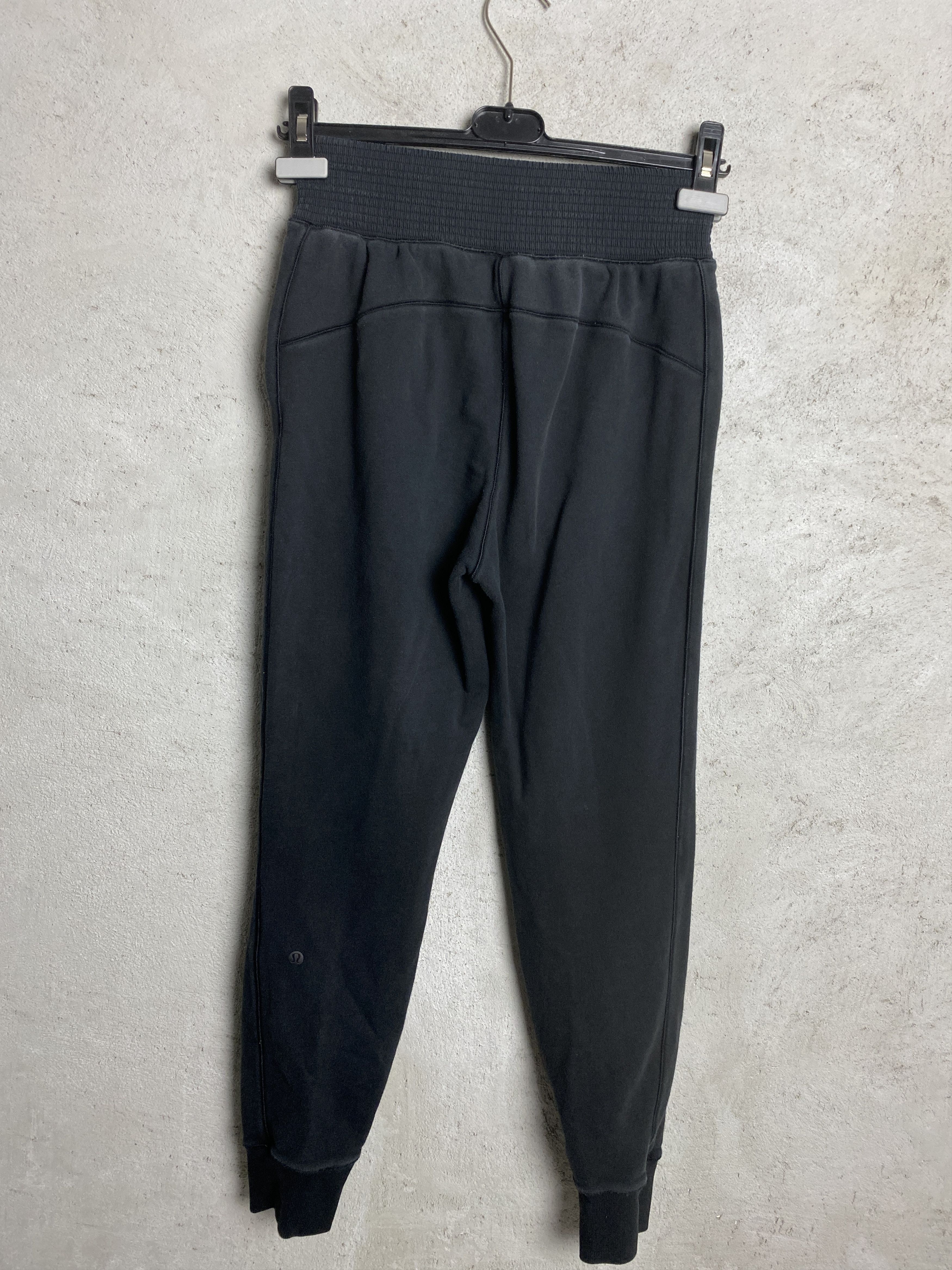 Lululemon Lululemon joggers sweatpants sport gym pilates yoga Size 27" / US 4 / IT 40 - 1 Thumbnail