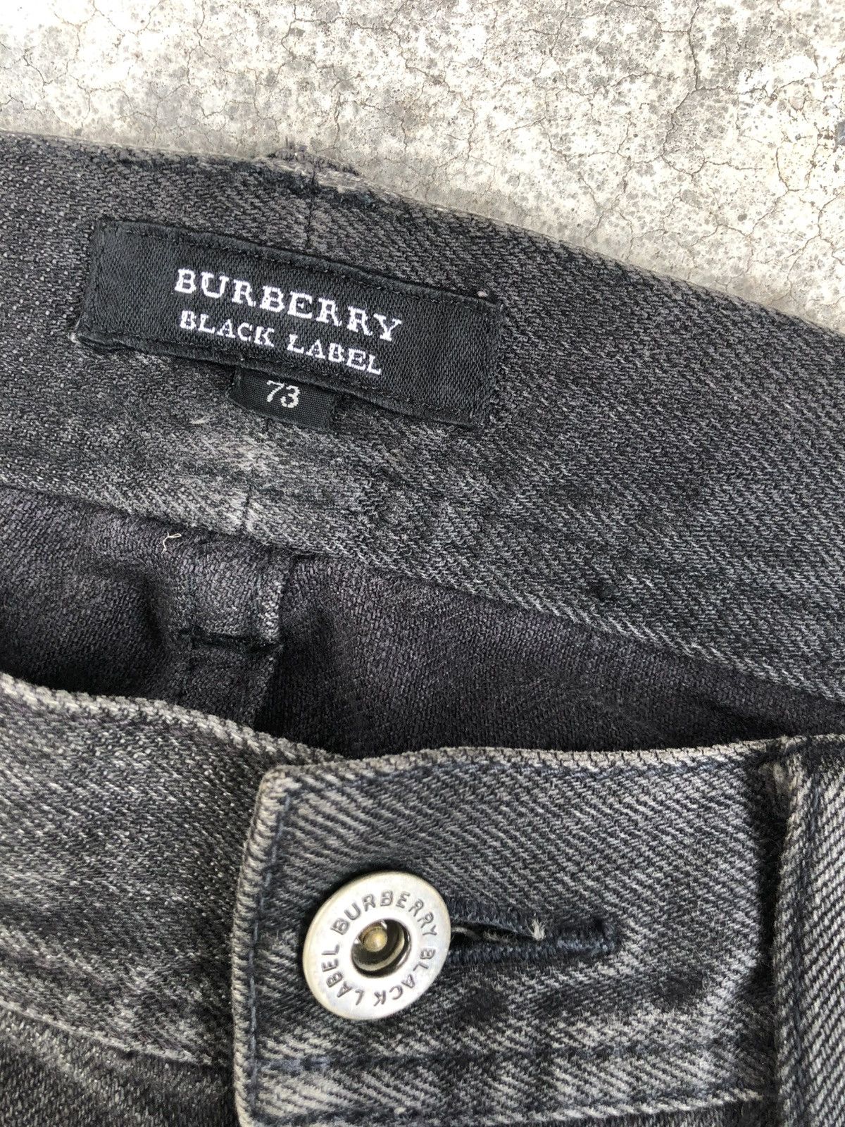 Burberry Burberry Black Label Embroidered Logo Distressed Jeans Slim Size US 31 - 19 Thumbnail