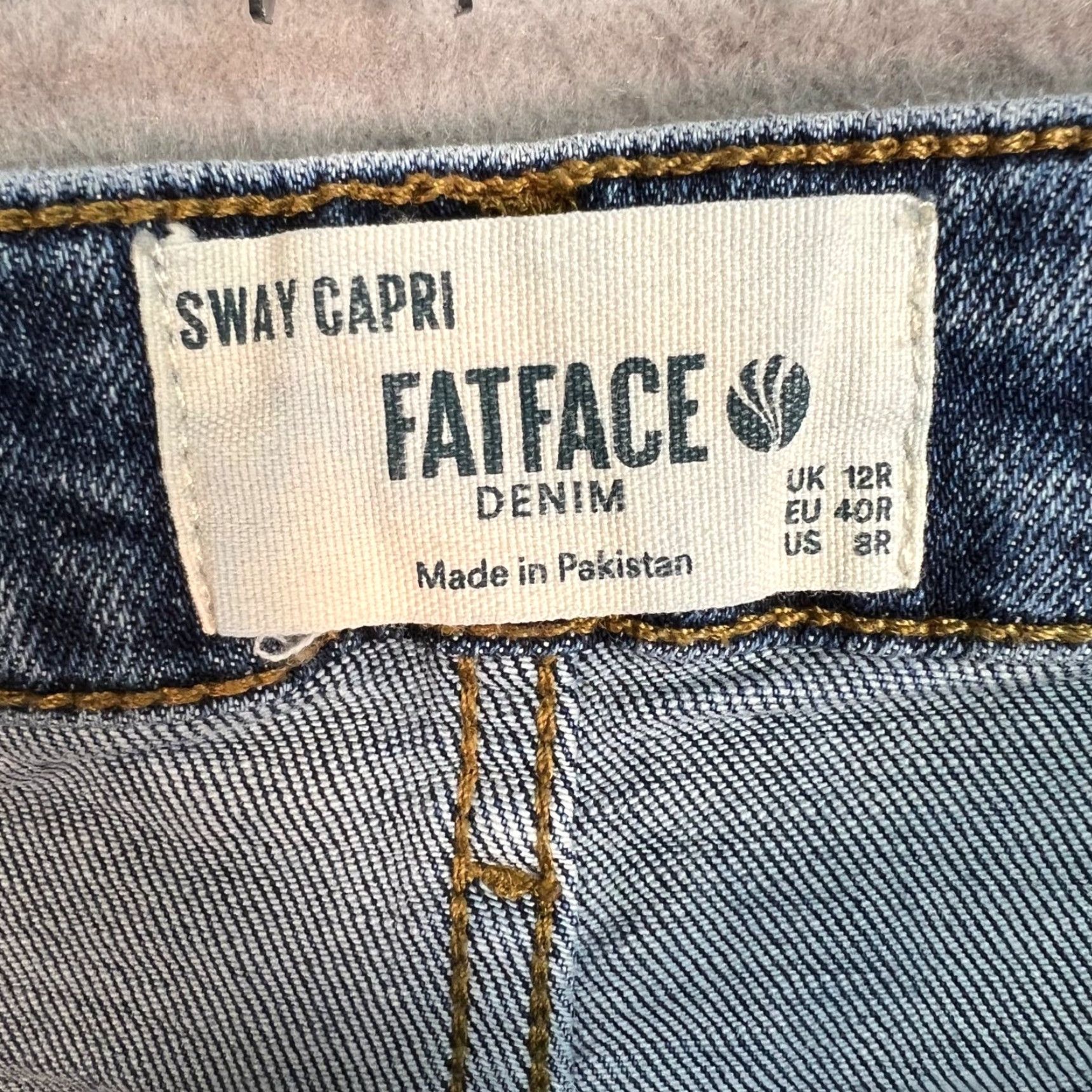 FatFace Fat Face Jeans Capri Womens 8R Blue Denim Mid Wash 5-Pocket Zip Inseam 24 in Machine Washable Size 30" / US 8 / IT 44 - 3 Thumbnail