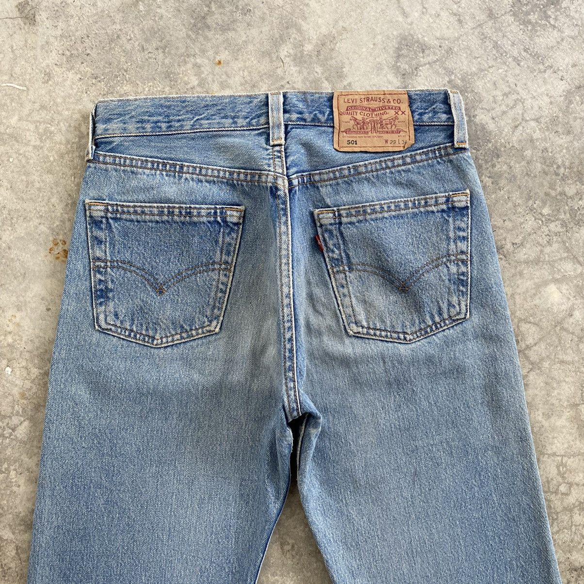 Levi's Size 28x33 Vintage 90’s Levis 501 Light Blue Jeans Size US 28 / EU 44 - 18 Thumbnail