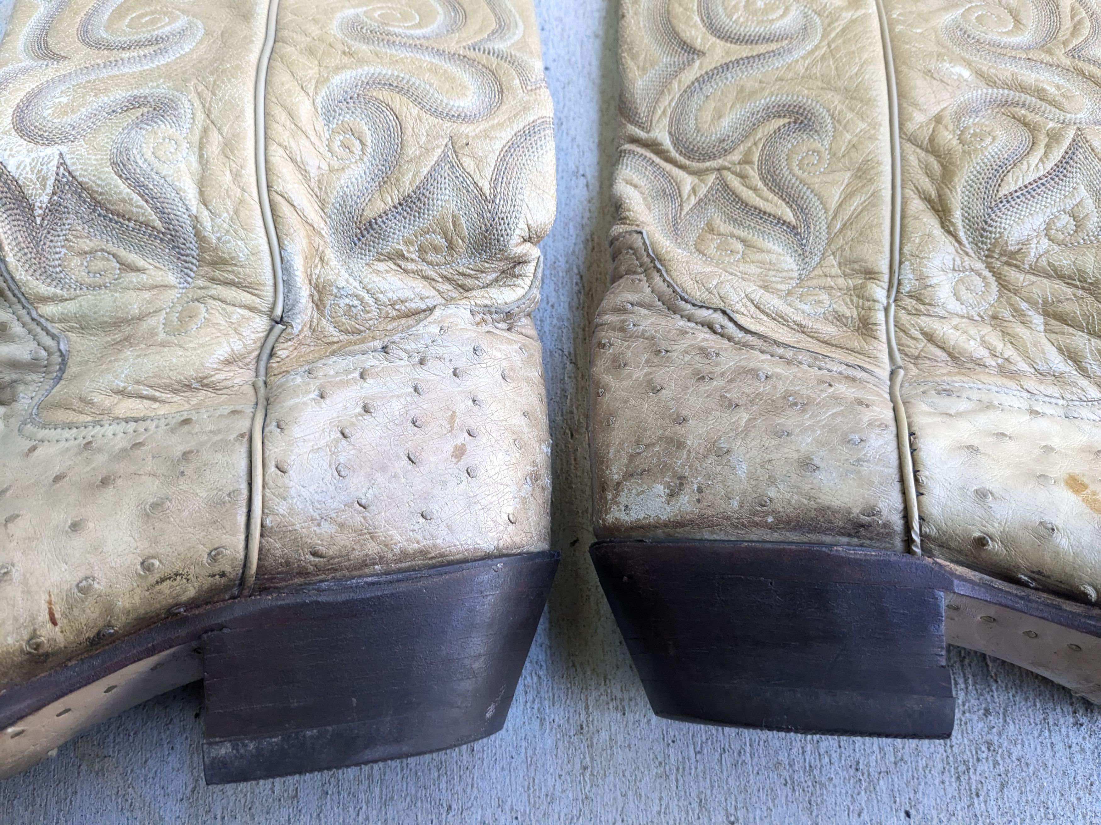 Tony Lama Tony Lama Cowboy Boots Ostrich 9 EE Beige Leather USA Size US 9 / EU 42 - 3 Thumbnail