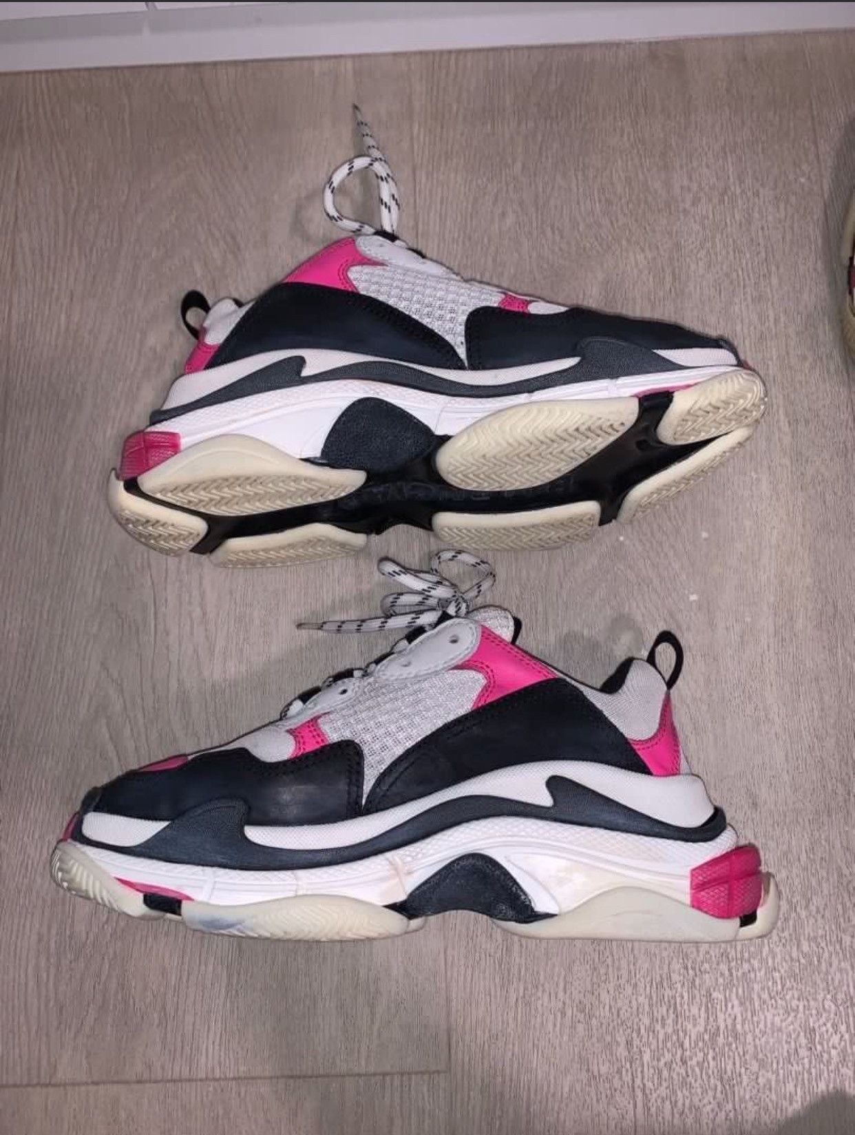 Balenciaga BALENCIAGA TRIPLE S FLUO PINK SNEAKERS Size US 8 / IT 38 - 5 Thumbnail