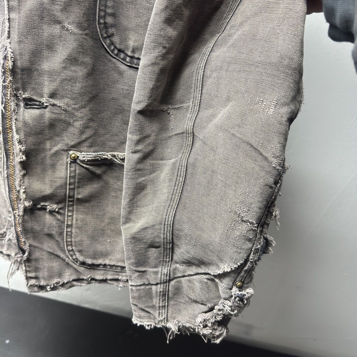 Carhartt 90s Carhartt Faded Thrashed Distressed Chore Coat ERD Grunge Size US L / EU 52-54 / 3 - 12 Thumbnail