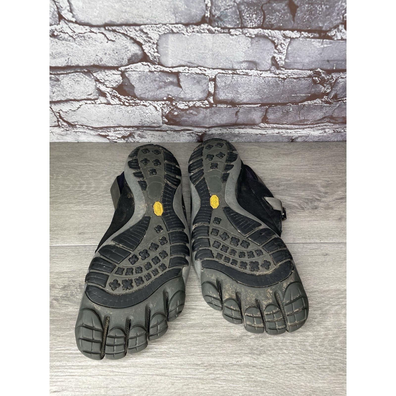 Vibram Vibram FiveFingers Black Synthetic Barefoot Running Shoes Me Size US 13 / EU 46 - 19 Thumbnail