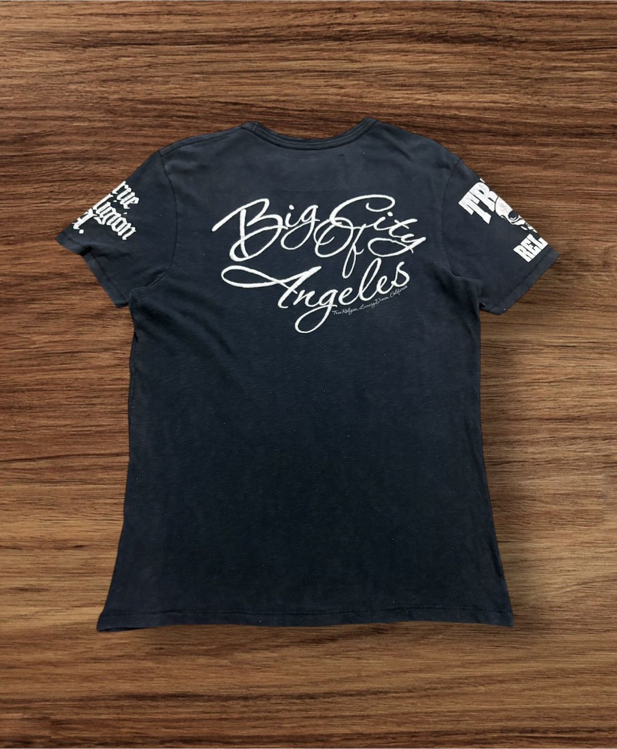Designer × Japanese Brand × True Religion TRUE RELIGION Big Logo Faded Color Tee Size US M / EU 48-50 / 2 - 2 Thumbnail
