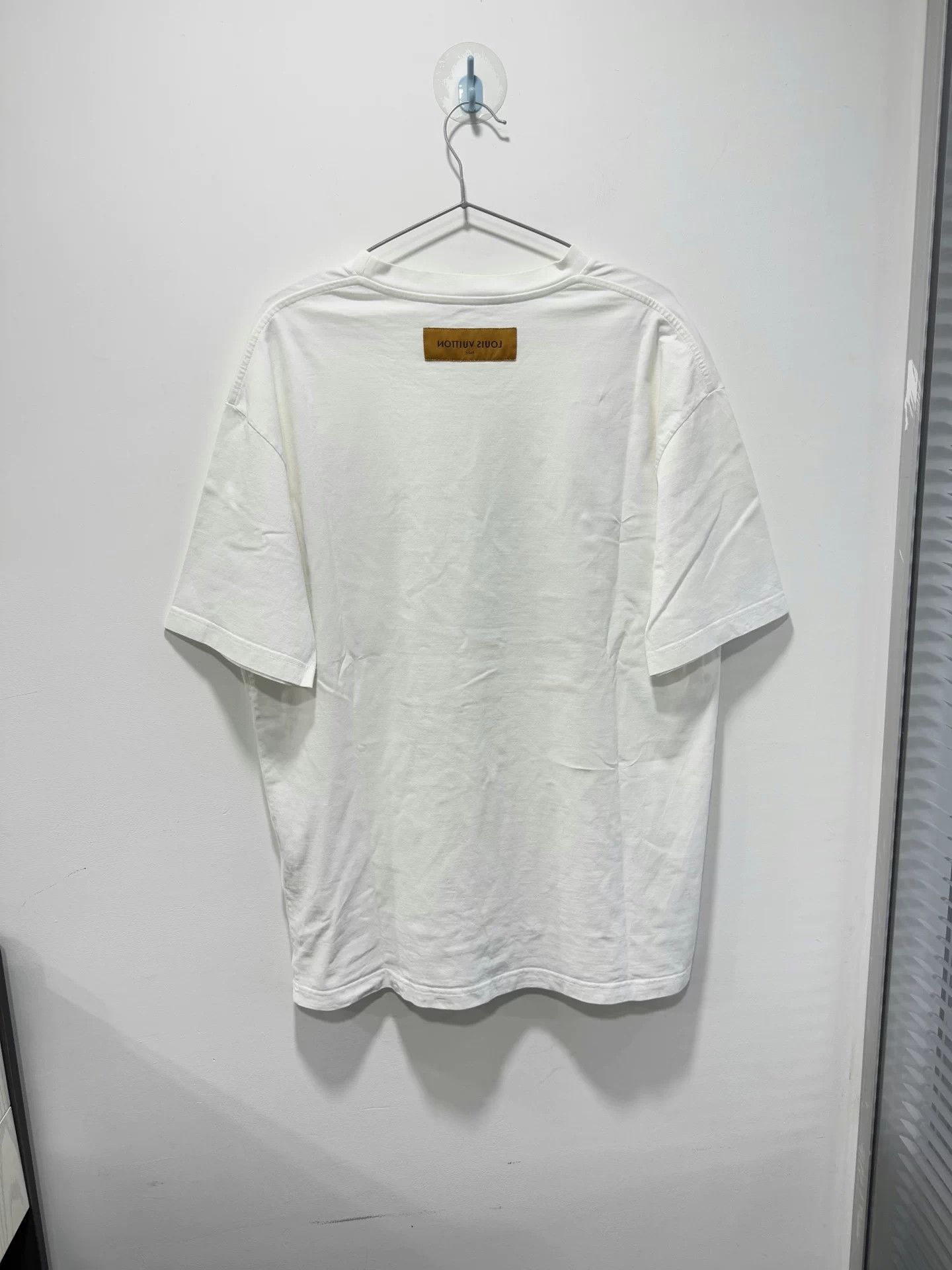 Louis Vuitton Louis Vuitton LV Flame Graffiti Short-Sleeve T-Shirt Size US XL / EU 56 / 4 - 2 Thumbnail