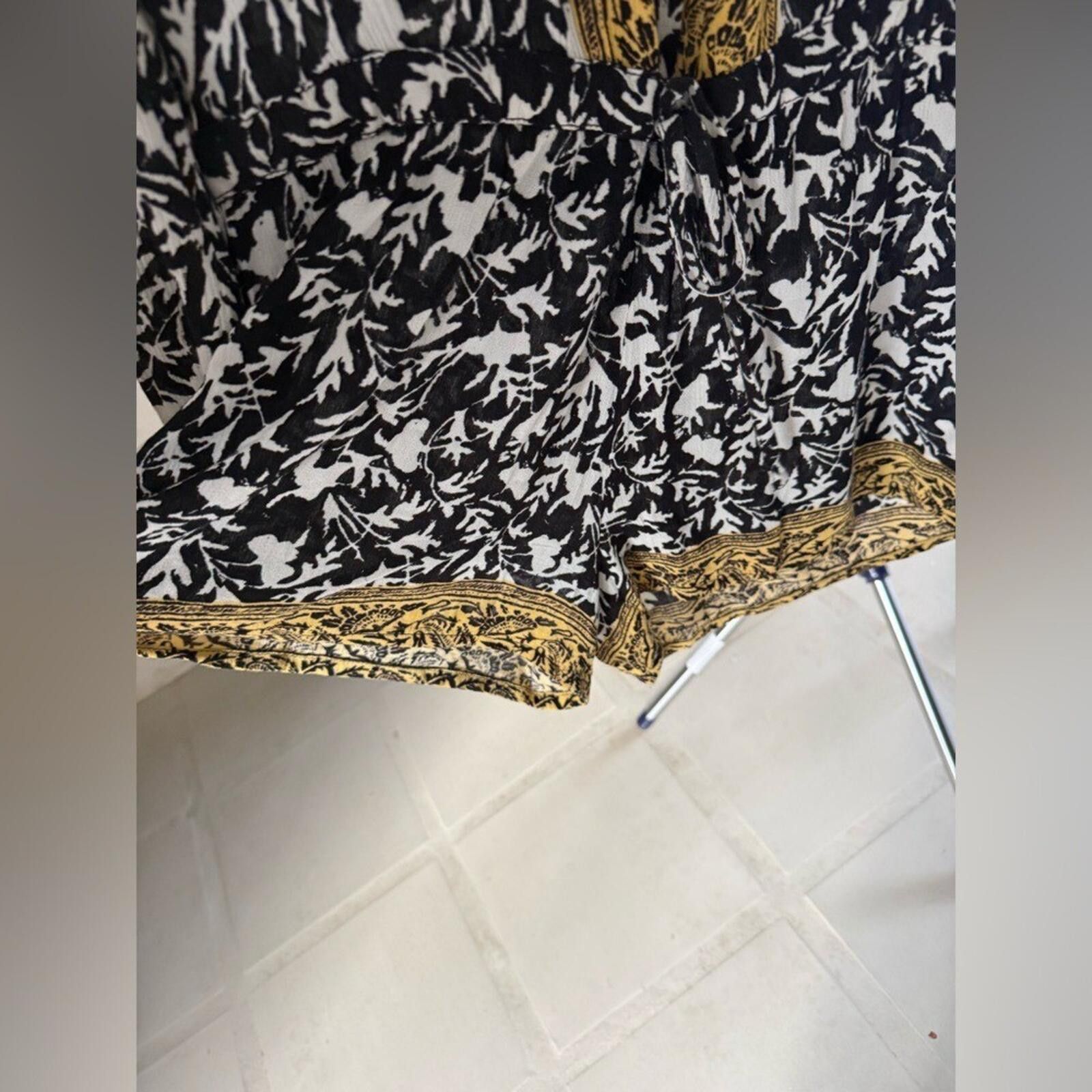 Free People Free People XS Black Gold Trim Romper Boho Long Sleeve Size 26" / US 2 / IT 38 - 9 Thumbnail