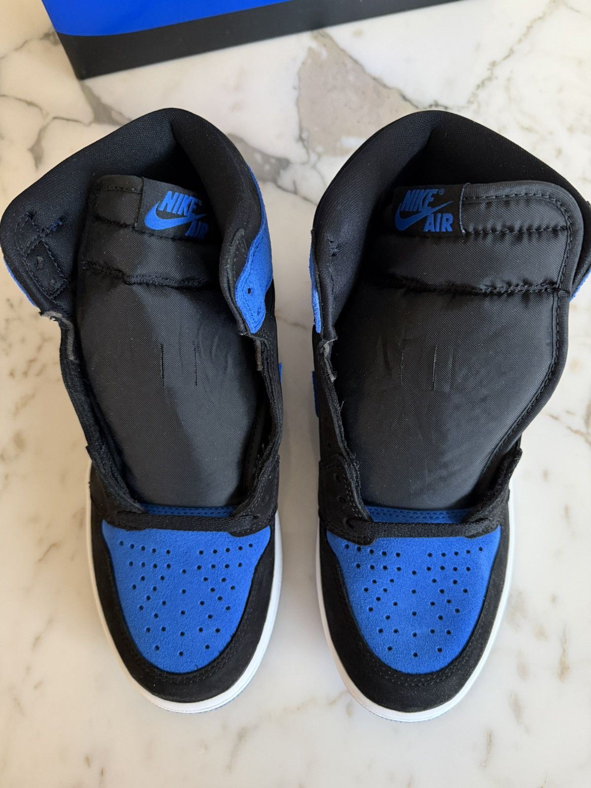 Jordan Brand Air Jordan 1 Retro High OG Royal Suede Size US 8 / EU 41 - 5 Thumbnail