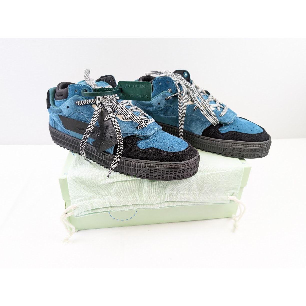 Off-White o1rshd1 Floating Arrow Suede Sneakers in Multicolor Size US 10 / EU 43 - 14 Thumbnail