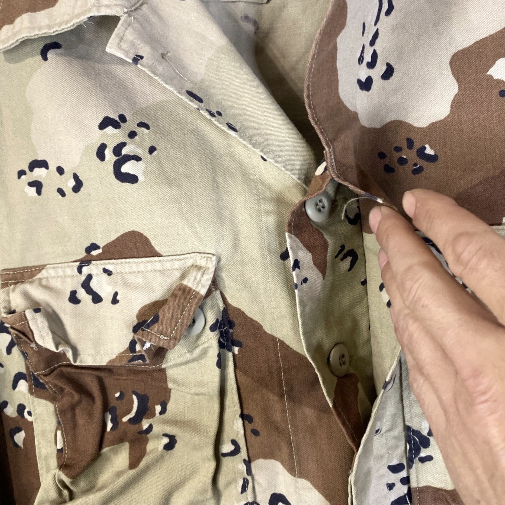 CHOCOOLATE VINTAGE US ARMY Camouflage Combat Shirt Jacket M Men's Beige Desert Chocolate Chip 90s Military Jacket Clothing Hiking Hunting Size US M / EU 48-50 / 2 - 6 Thumbnail
