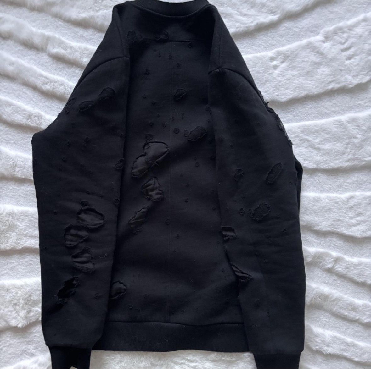 Givenchy Givenchy distressed logo crewneck Size US S / EU 44-46 / 1 - 3 Thumbnail