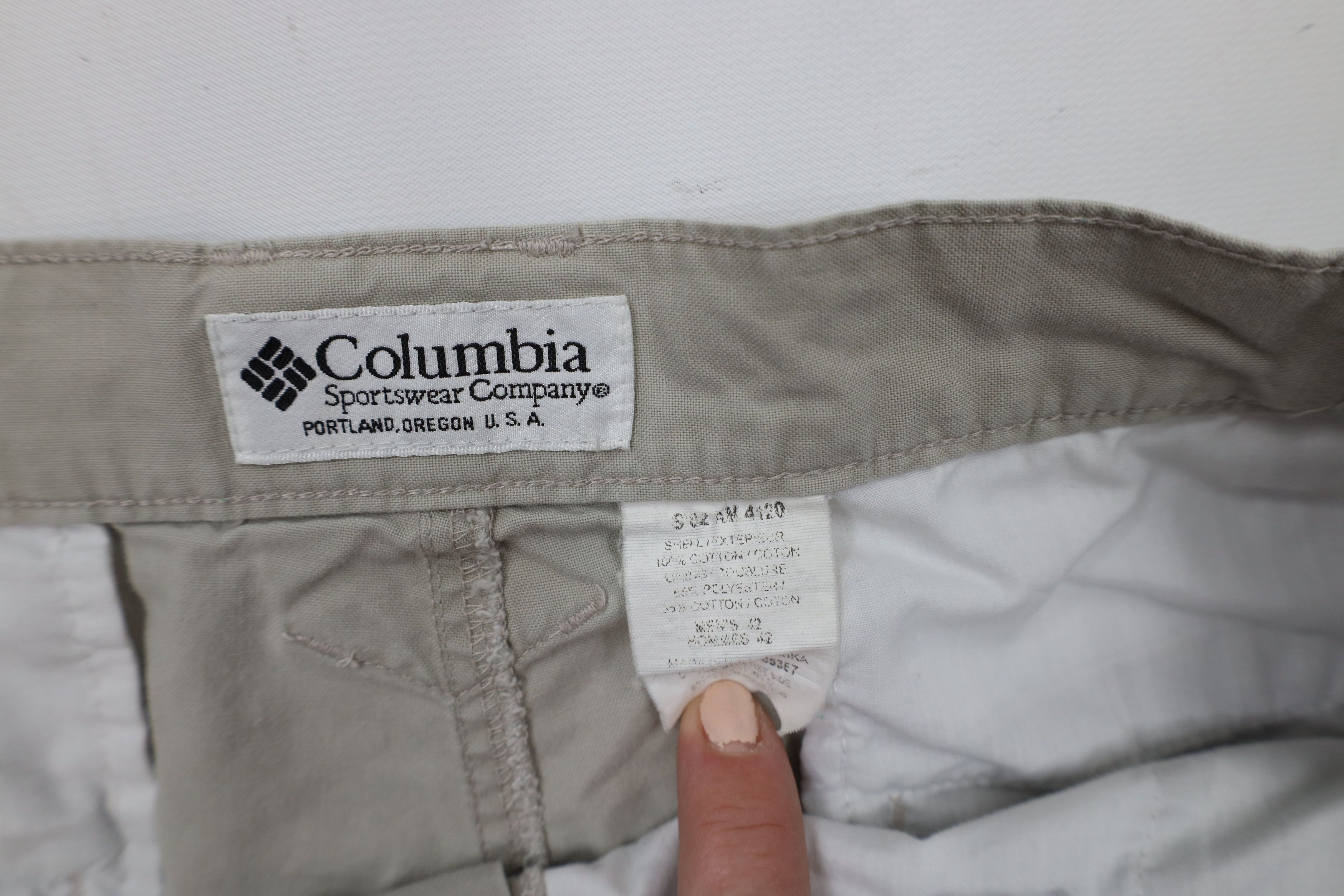Columbia × Vintage Vintage Columbia Spell Out Above Knee Cargo Shorts Cotton Size US 42 / EU 58 - 8 Thumbnail