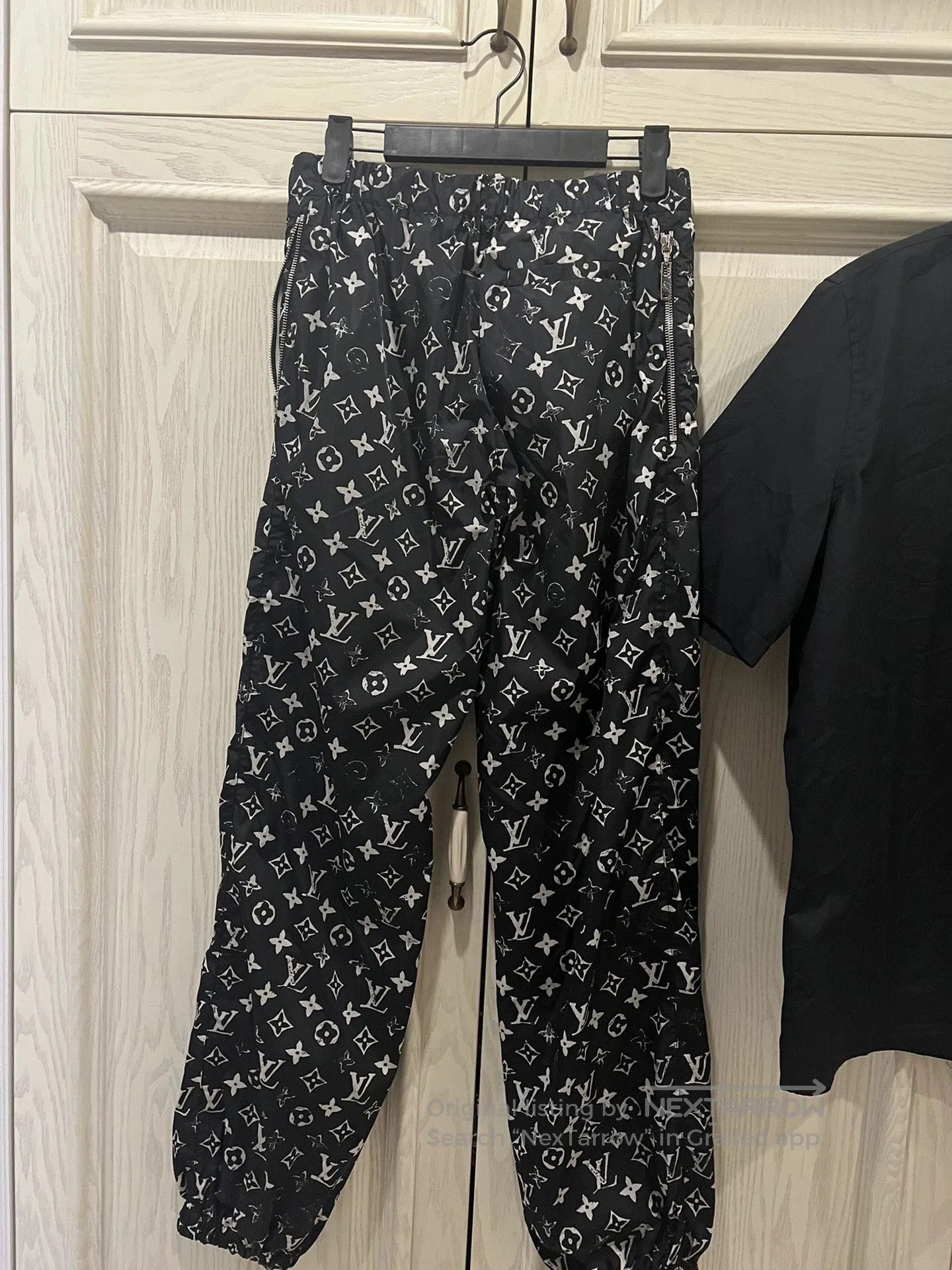 Louis Vuitton black logo print sweatpants from louis vuitton. Size US 36 / EU 52 - 3 Thumbnail