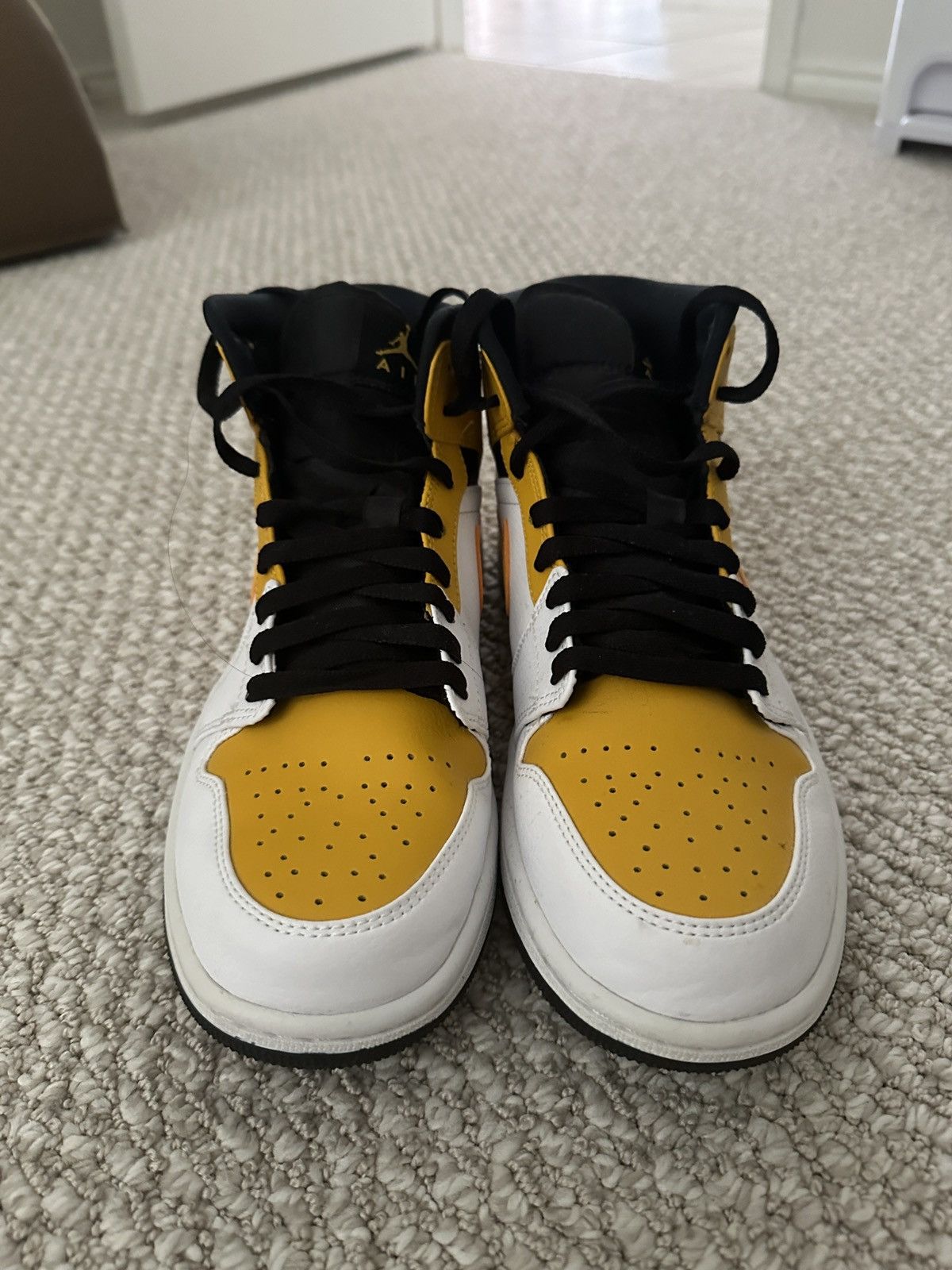 Nike Nike jordan 1 mid sz 8.5 Size US 8.5 / EU 41-42 - 5 Thumbnail