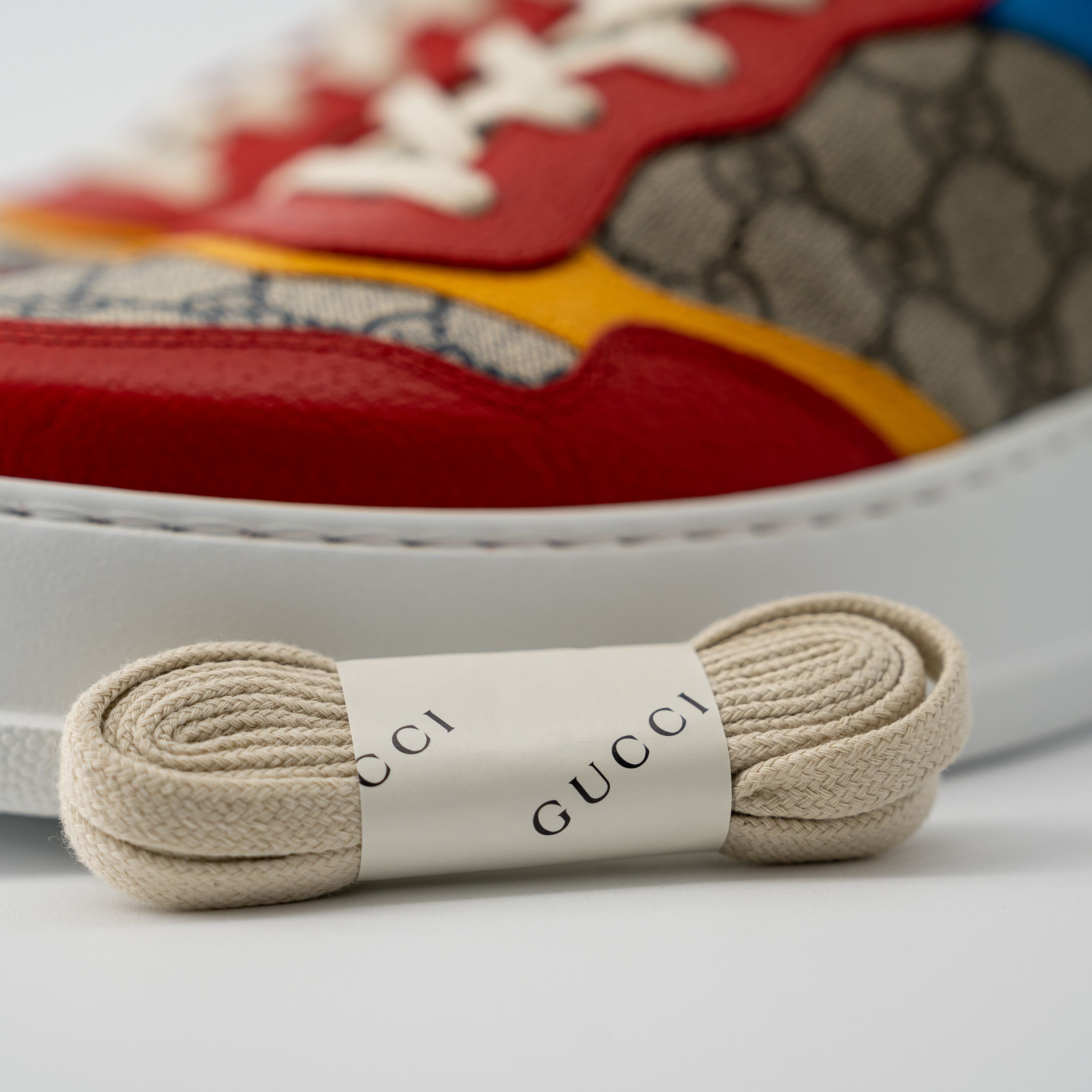 Gucci 12G Gucci GG Supreme Low Top Sneakers Beige Red Blue Green Size US 12.5 / EU 45-46 - 10 Thumbnail