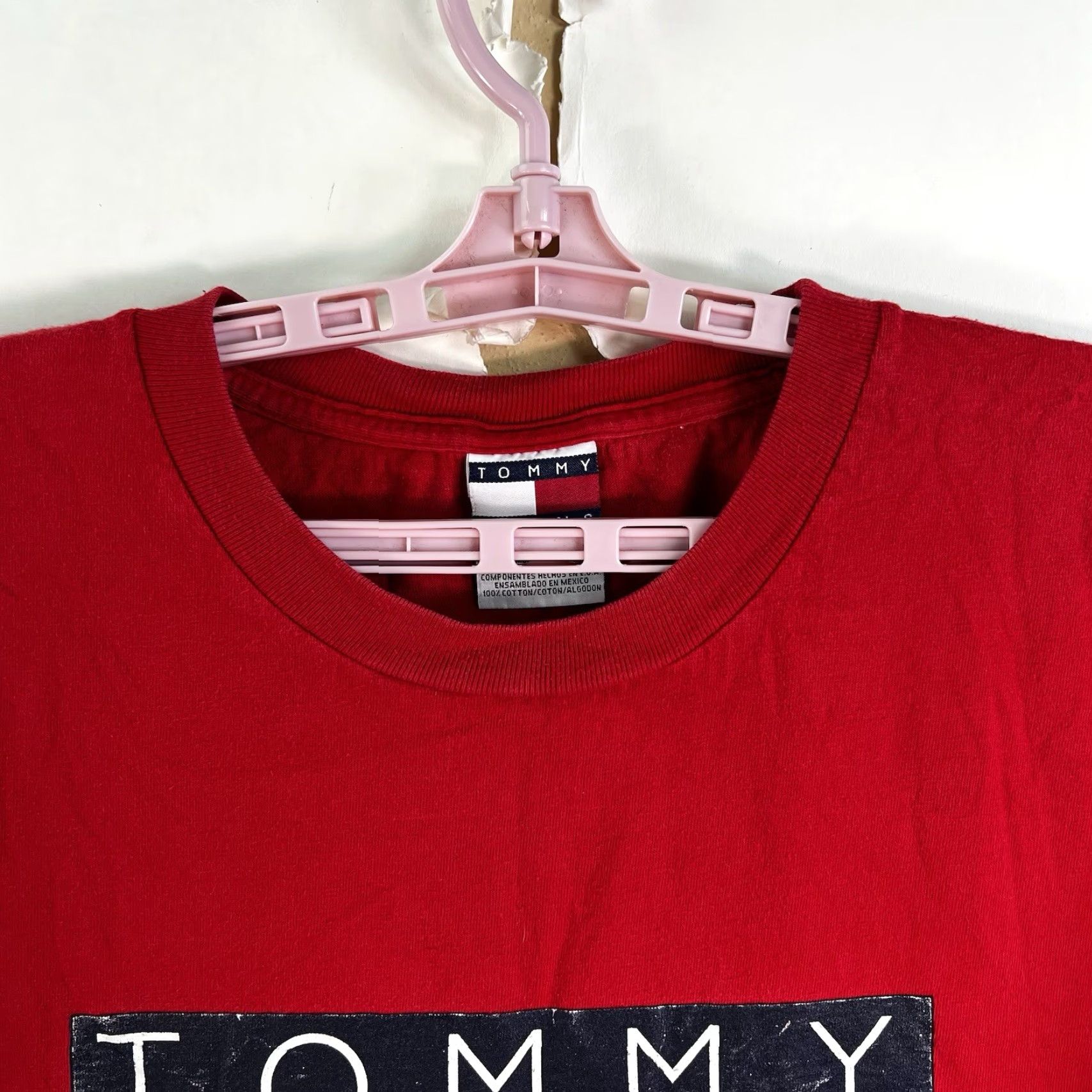 Tommy Hilfiger VINTAGE Tommy Hilfiger Big Spell Out T-Shirt Mens L Red Graphic 90s Hip Hop USA Size US L / EU 52-54 / 3 - 3 Thumbnail