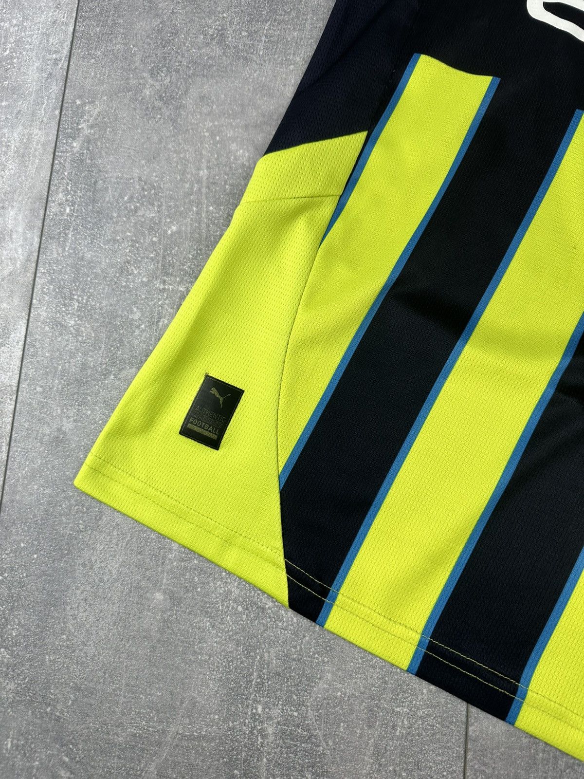 Puma Puma Manchester City Away 2024/25 Soccer Football Jersey Size US S / EU 44-46 / 1 - 3 Thumbnail