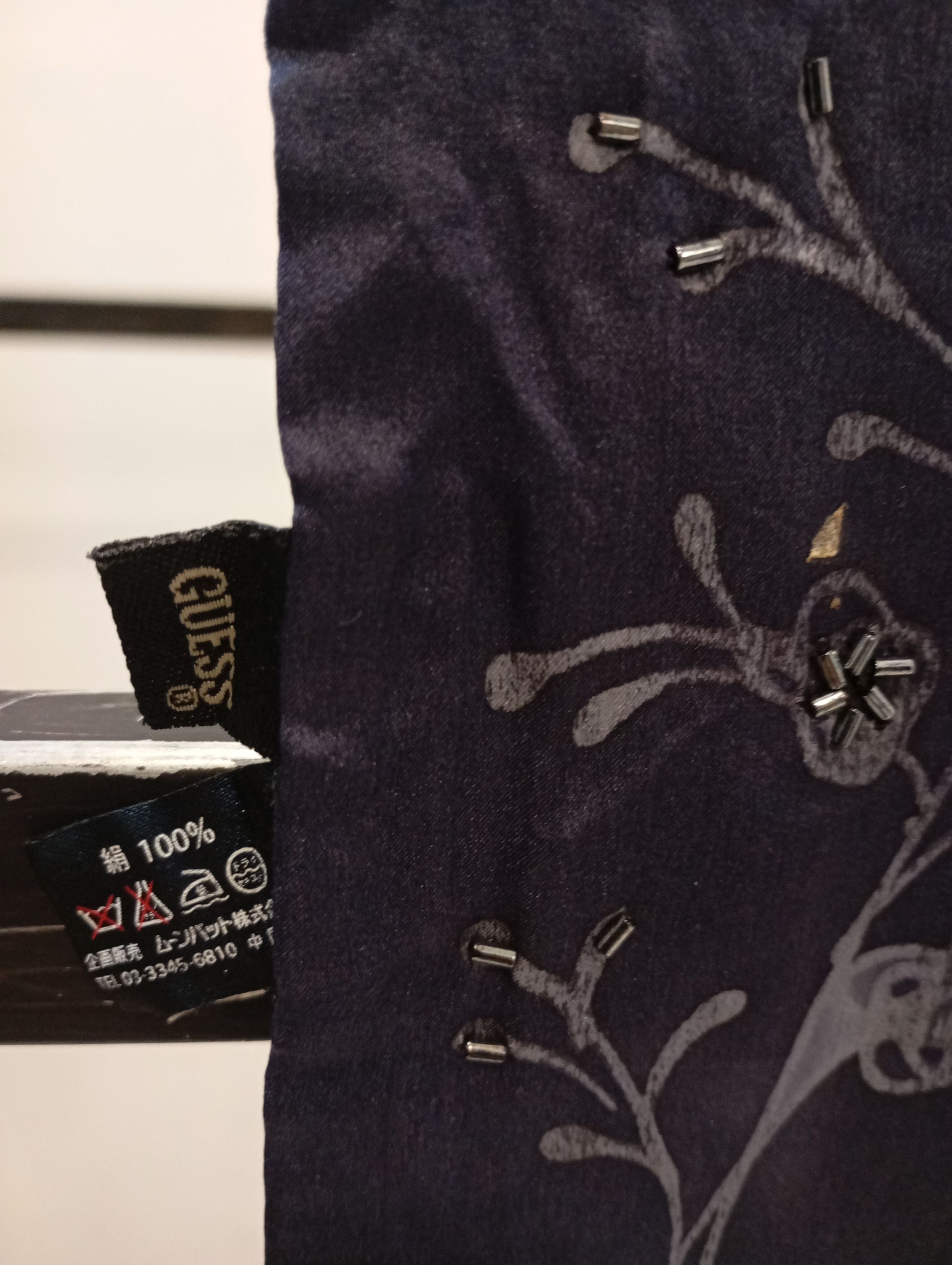 Guess Guess silk scarves scarf shawl Size ONE SIZE - 1 Thumbnail