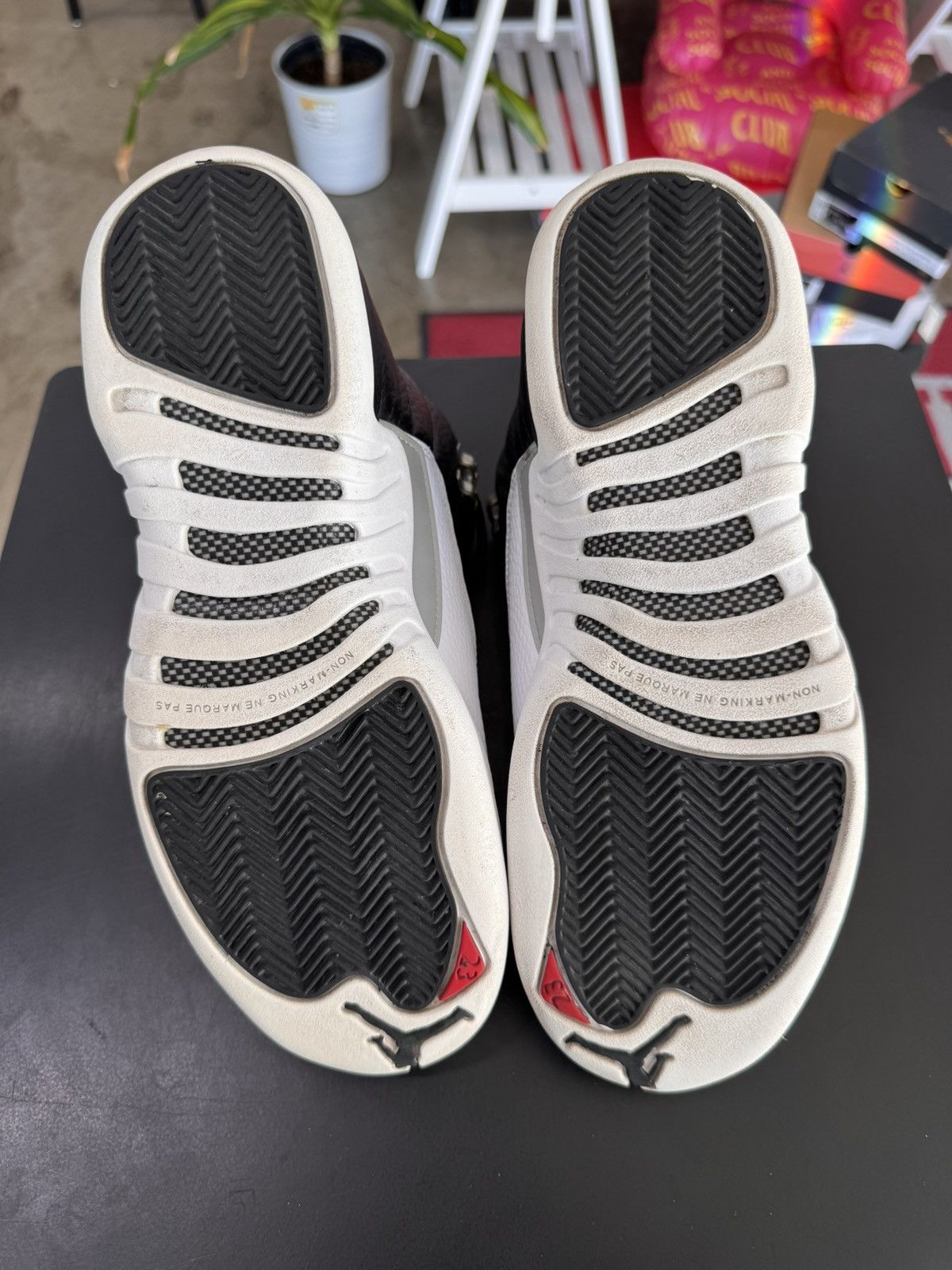 Jordan Brand Air Jordan 12 Playoffs Size 7Y (2022) Size US 7 / EU 40 - 8 Thumbnail