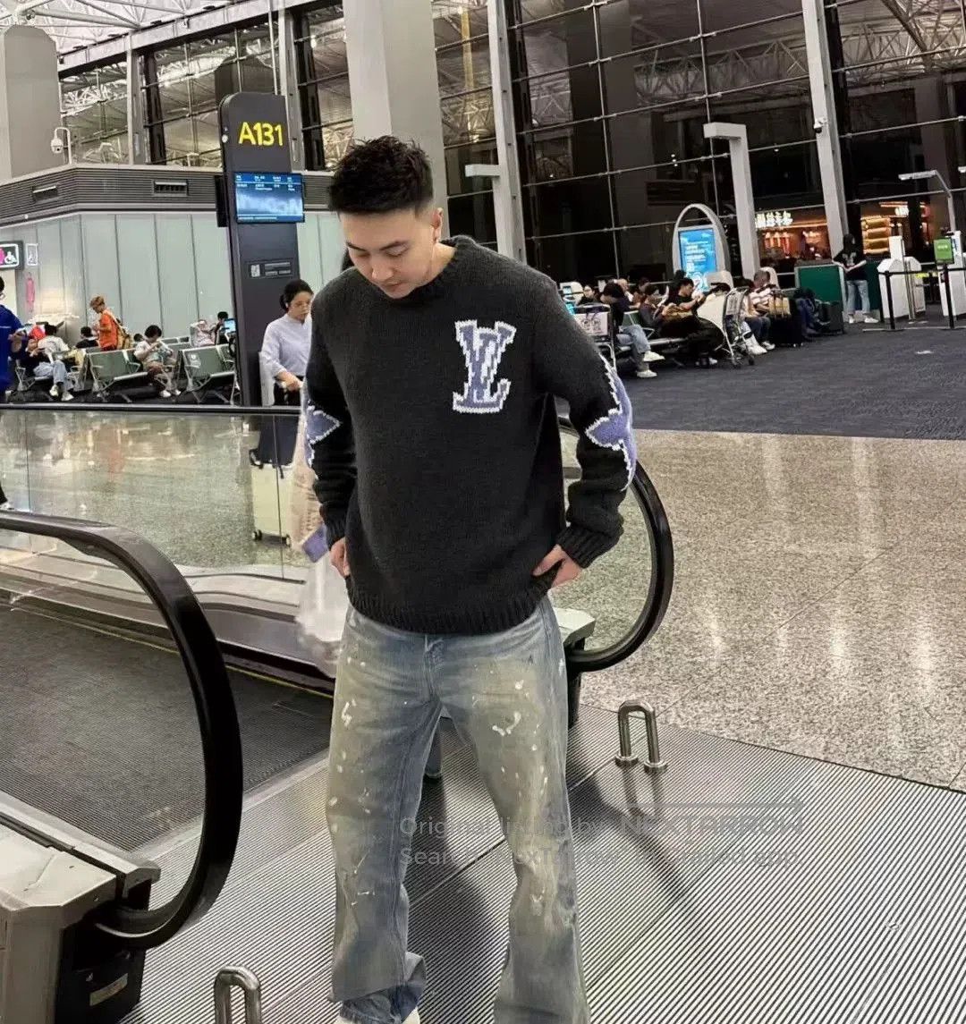 Louis Vuitton Louis Vuitton FW24 Ski Crewneck Sweater. Size US M / EU 48-50 / 2 - 7 Thumbnail