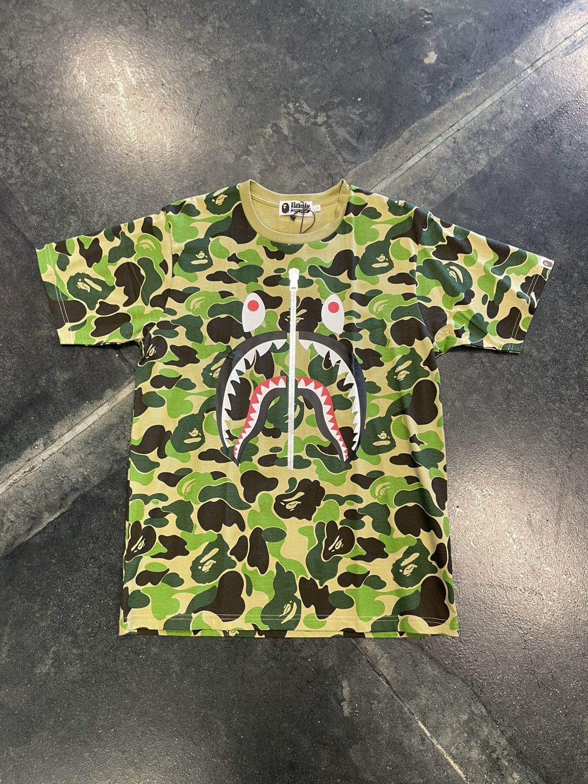 Bape Bape Green Camo Shark Tee Size US L / EU 52-54 / 3 - 1 Thumbnail