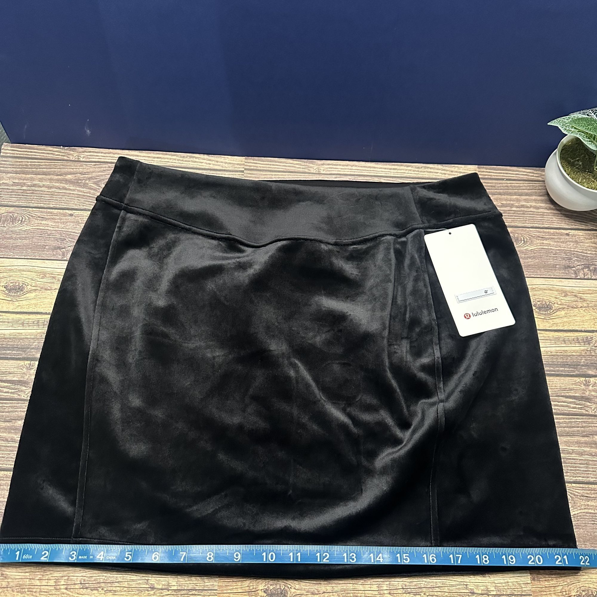 Lululemon Lululemon Scuba High Rise Mini Skirt Velvet NWT Size XL Size 34" / US 12 / IT 48 - 5 Thumbnail