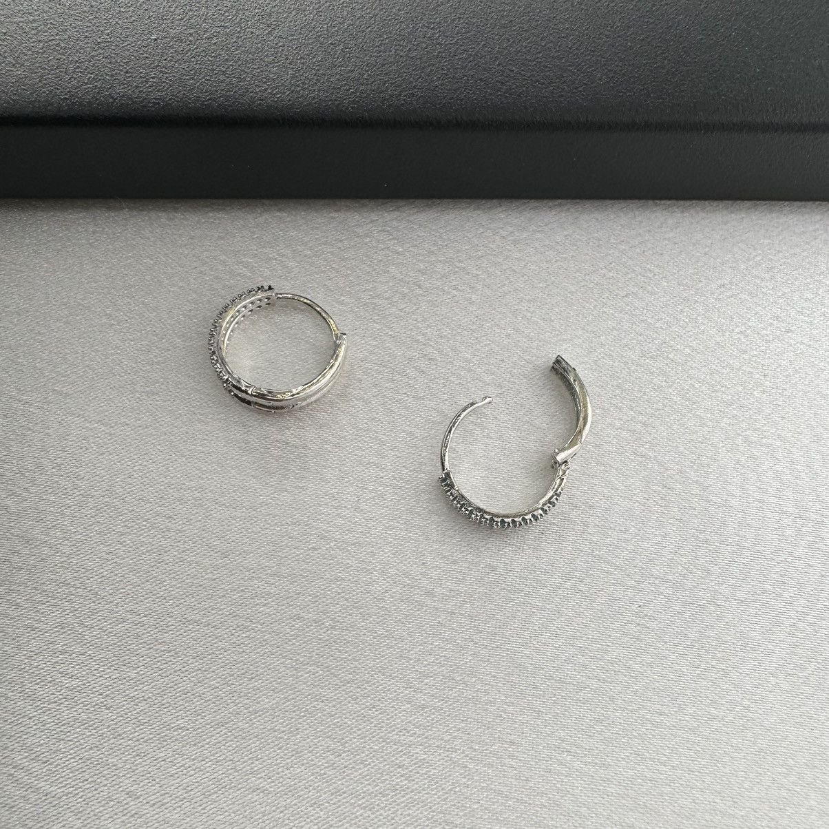 Other Small Hoop Earrings for Men Women Hip Hop Unisex Style Size ONE SIZE - 3 Thumbnail