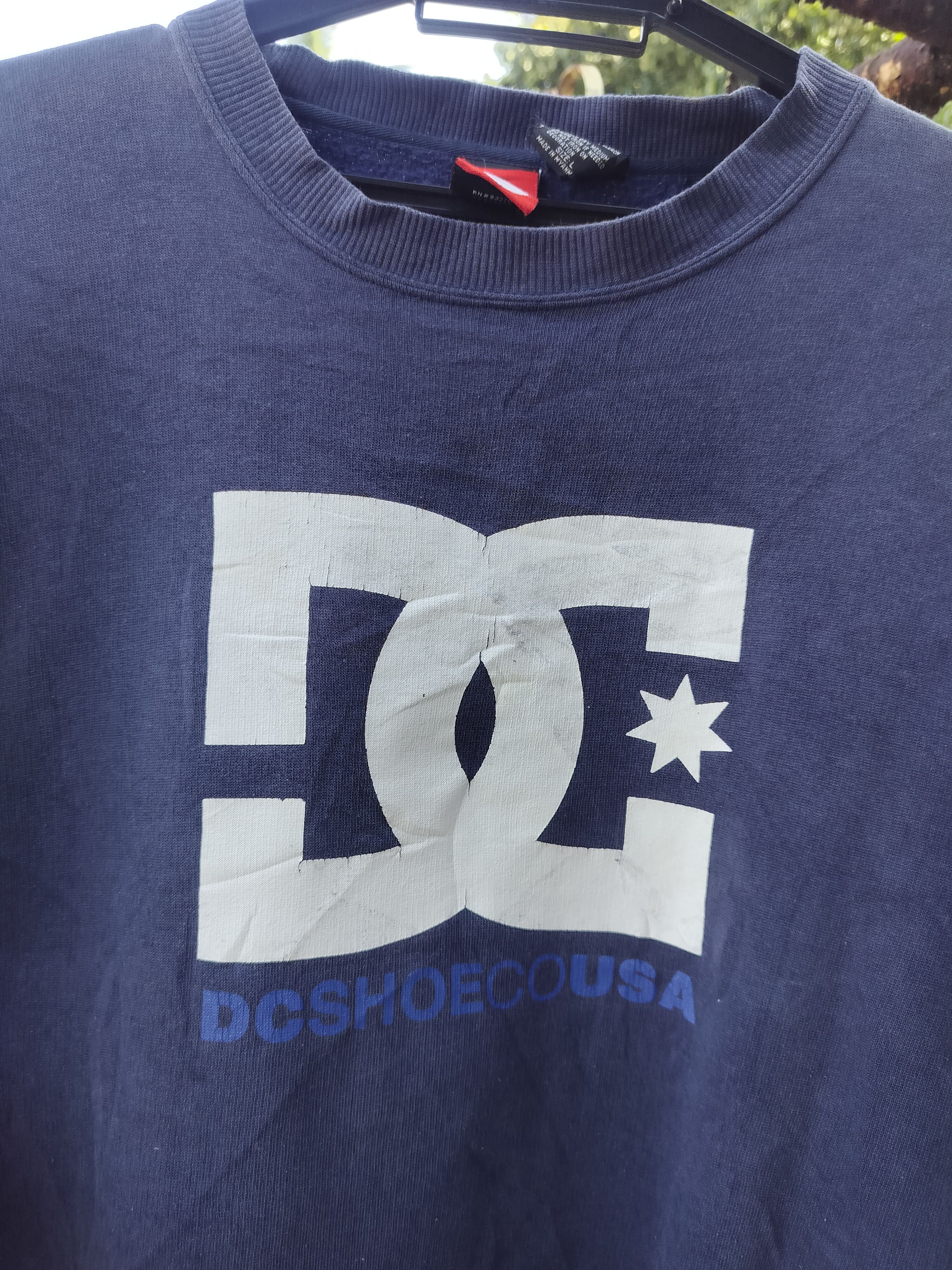 Vintage Vintage DC Shoe Co Usa skateboard sweatshirt Size US L / EU 52-54 / 3 - 2 Thumbnail