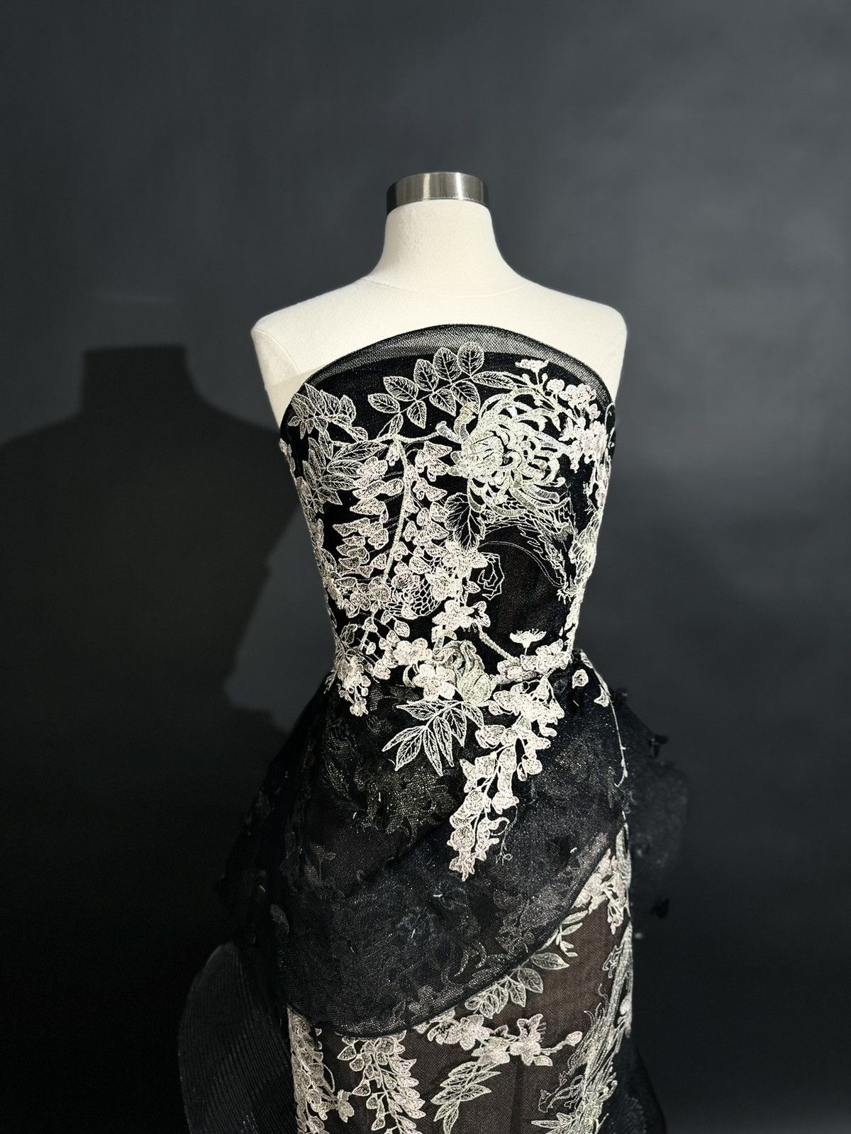 Marchesa Brand New US 6 MARCHESA Evening Gown Size M / US 6-8 / IT 42-44 - 3 Thumbnail