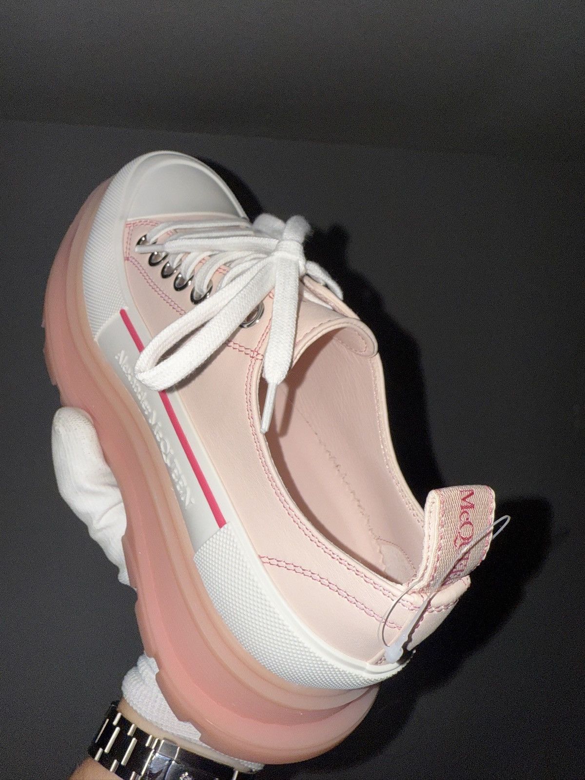 Alexander McQueen Alexander McQueen Tread Slick Low Top Sneakers Size US 9 / IT 39 - 7 Thumbnail