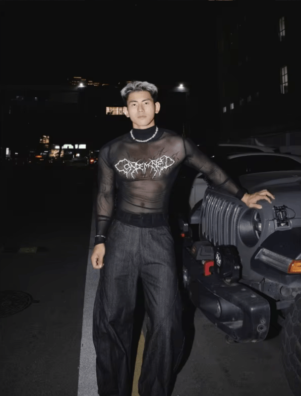 Japanese Brand dark graphic printed long-sleeved fitness Size US L / EU 52-54 / 3 - 4 Thumbnail