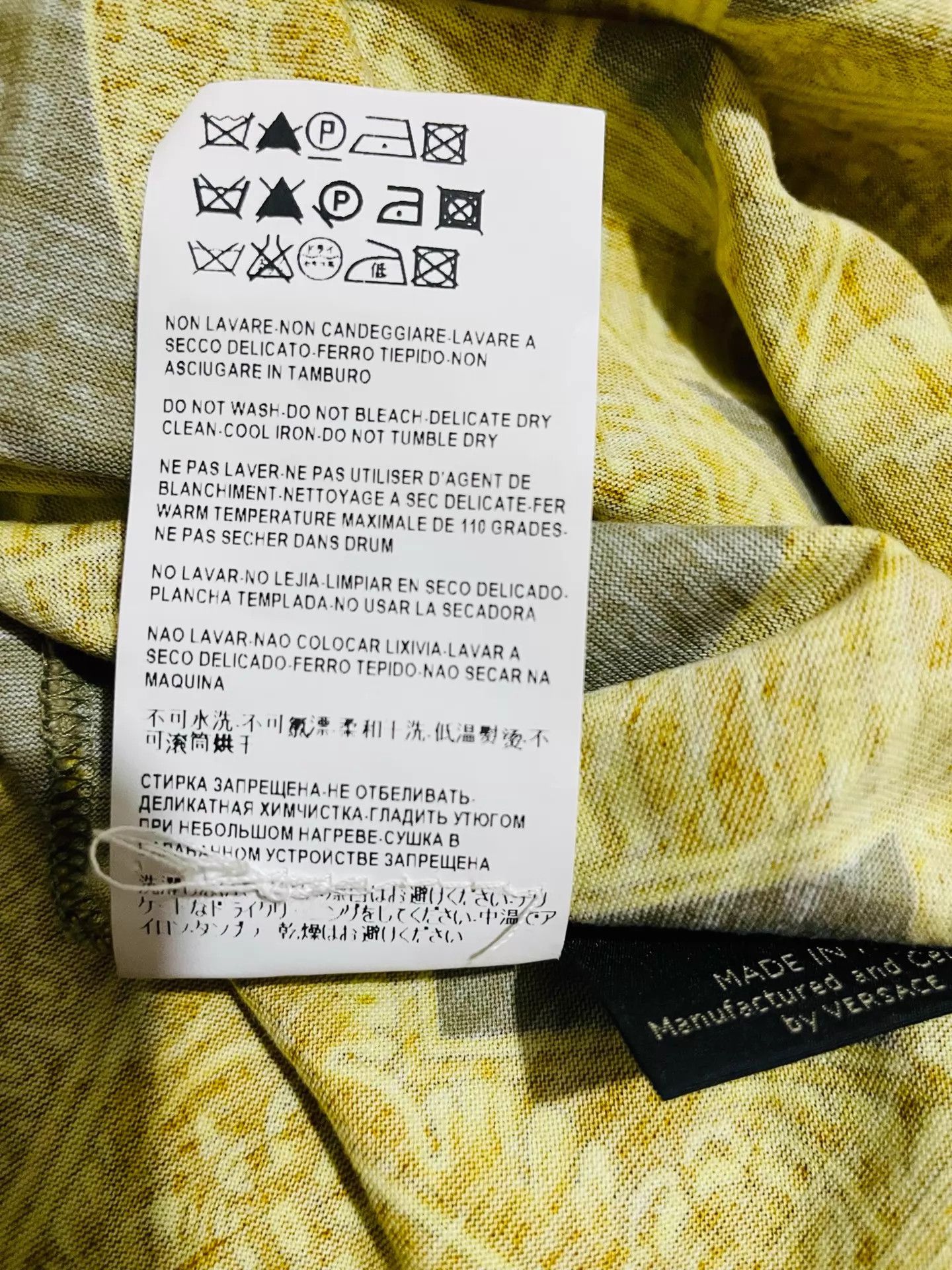 Versace Versace Baroque Medusa Gold Foil Runway SS T-Shirt XL Size XL / US 12-14 / IT 48-50 - 9 Thumbnail