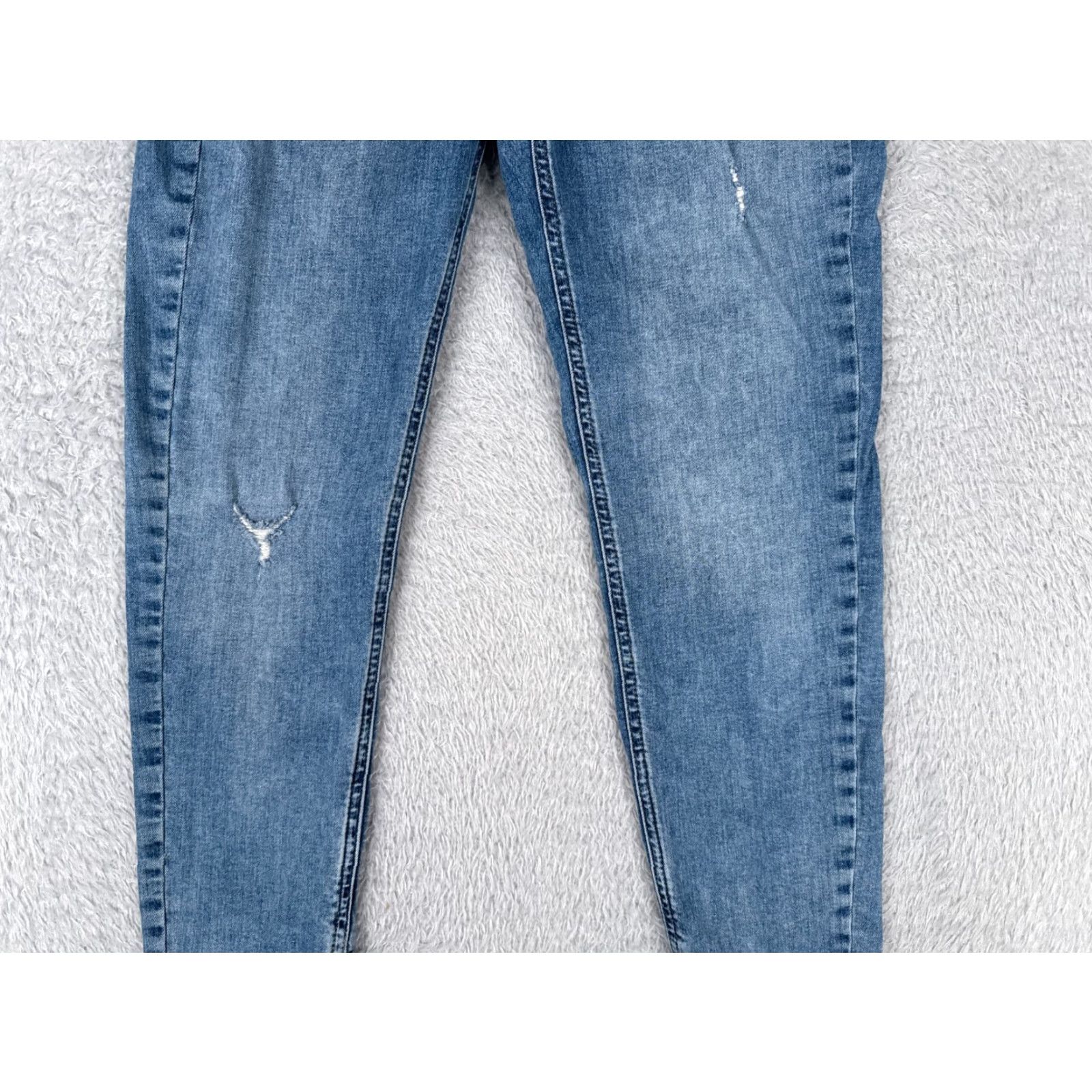 Forever 21 Forever 21 Jeans - Womens - Skinny - High Rise - Distressed Denim - Blue - 29 - 27x27 Inseam - Cotton Blend - Regular Fit - 5-Pocket - Medium Wash Size 29" - 3 Thumbnail