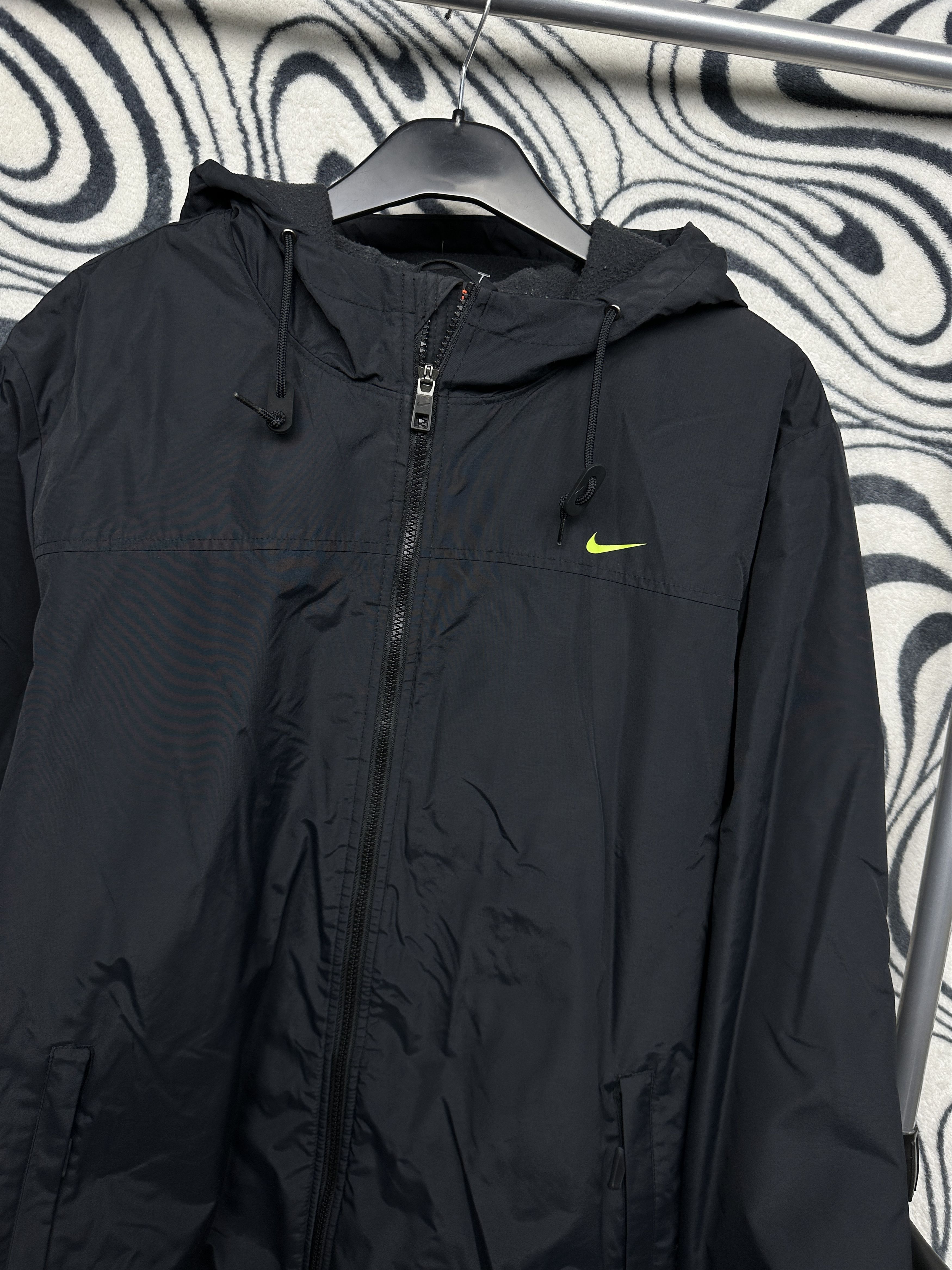 Nike Nike Mens Nylon Windbreaker Jacket Y2K Drill style Size US L / EU 52-54 / 3 - 2 Thumbnail