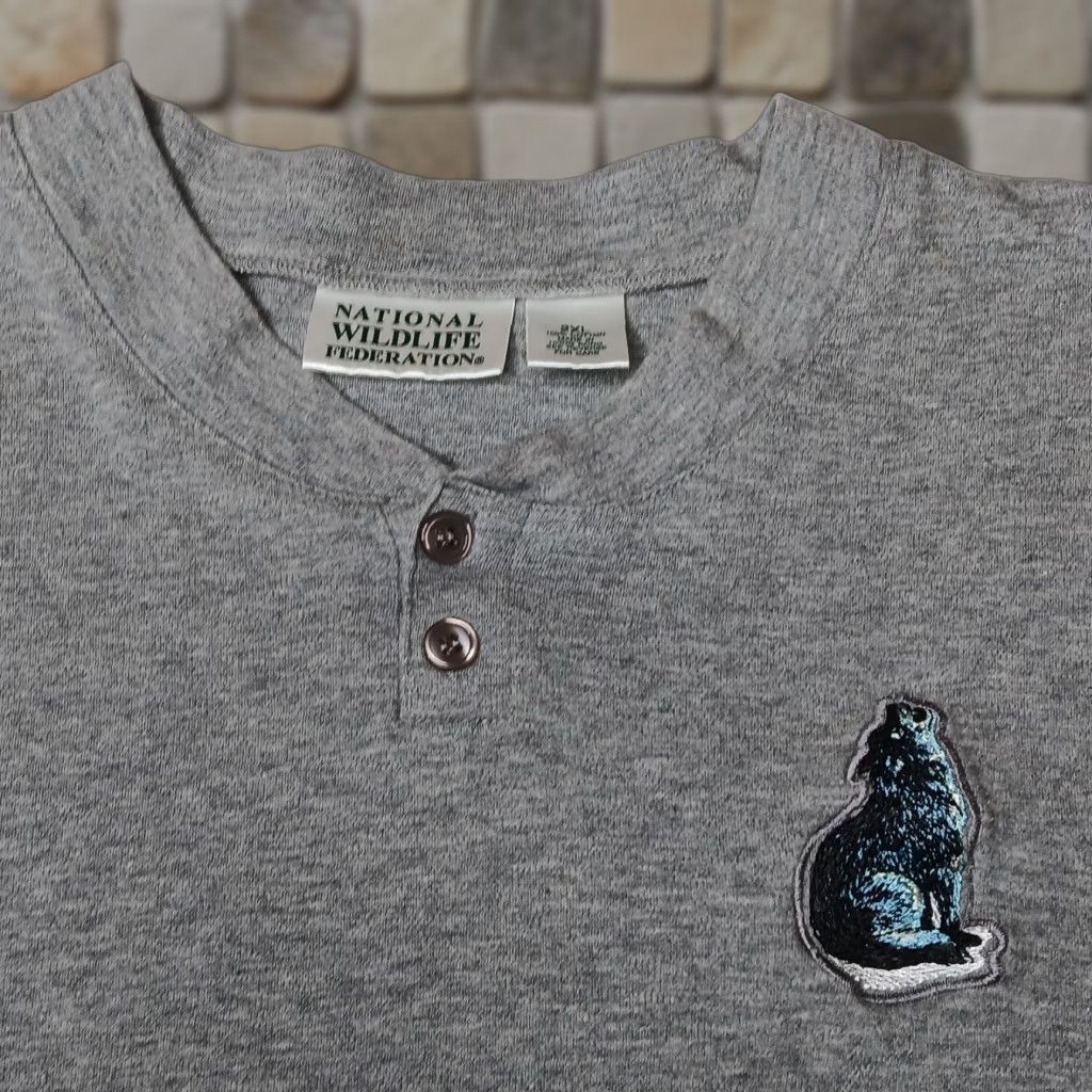 Vintage VINTAGE World Wildlife Federation Shirt Wolf 2XL Henley Gray Casual Nature Womens Size XXL / US 16-18 / IT 52-54 - 1 Thumbnail