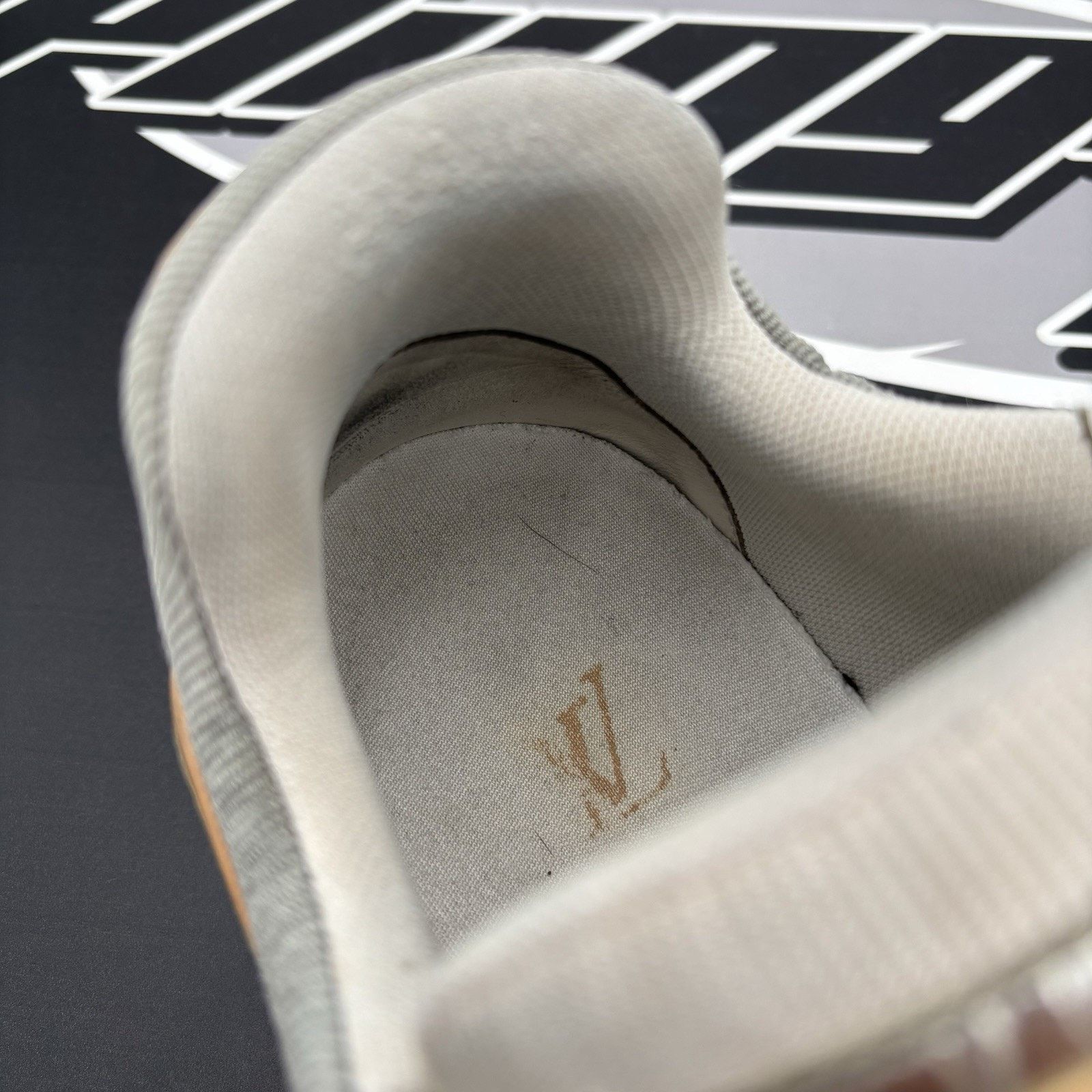 Louis Vuitton (7-7.5 US) Louis Vuitton Trainer ' Metallic, Beige ' Size US 7 / EU 40 - 7 Thumbnail