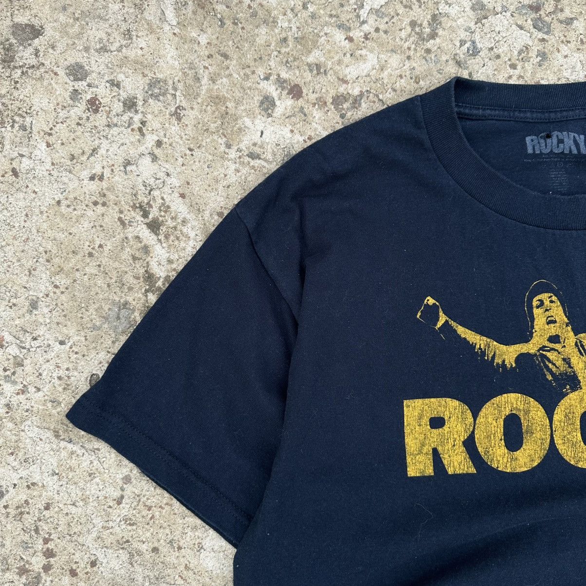 Hypebeast × Japanese Brand Vintage Japanese Style Adult Rocky T-shirts Big Logo 2007 Size US L / EU 52-54 / 3 - 4 Thumbnail