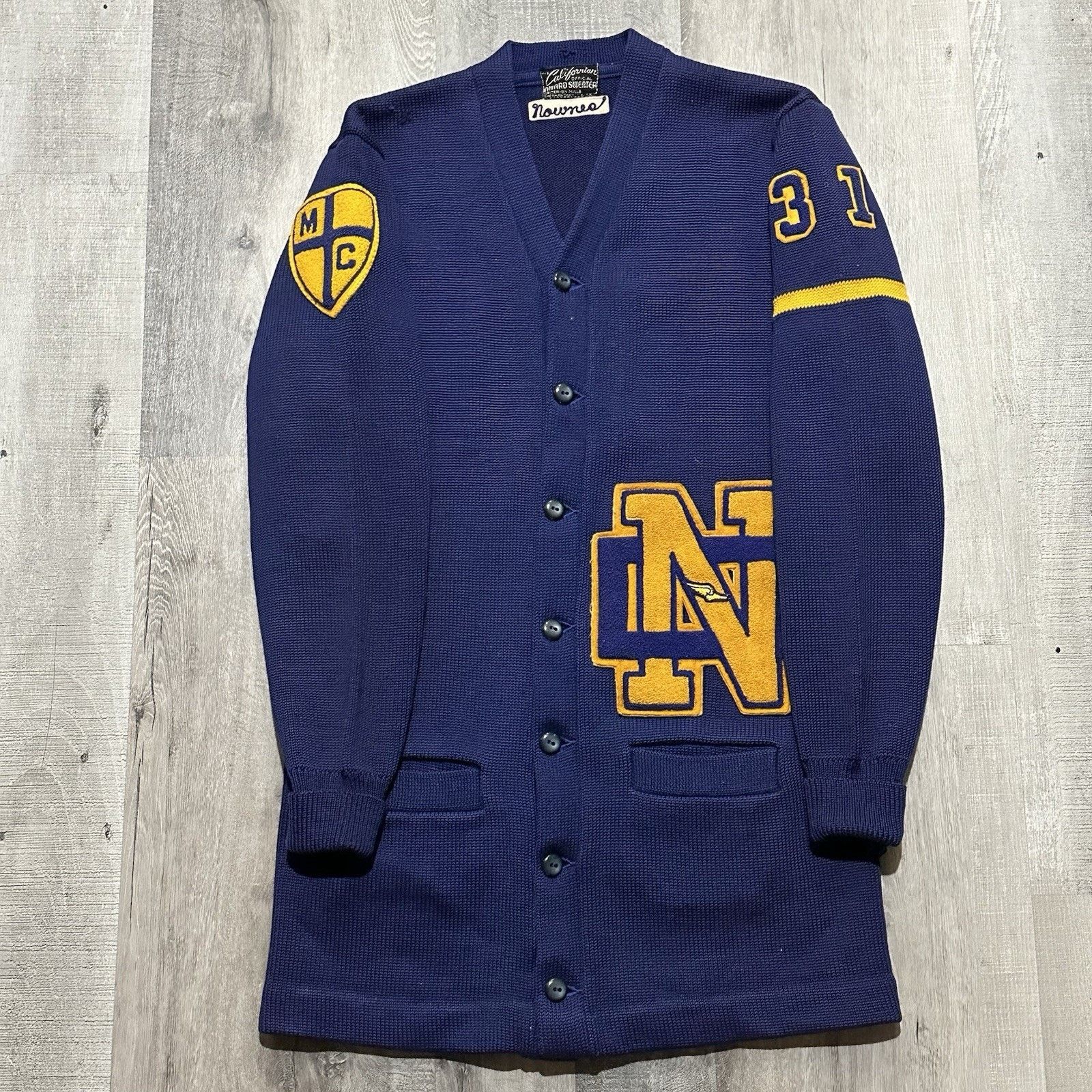 Vintage VTG Notre Dame Men’s Medium Criterion Mills Cardigan Sweater Size US M / EU 48-50 / 2 - 1 Thumbnail
