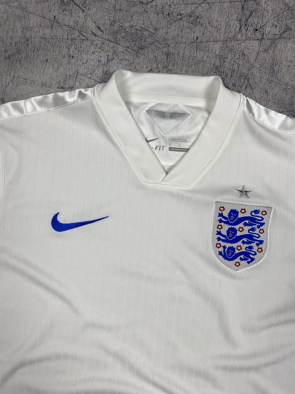 Nike Nike England 2014 World Cup Home Football Jersey Size US M / EU 48-50 / 2 - 5 Thumbnail