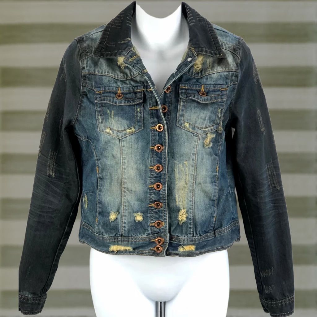 Denime white crow distressed cropped jean jacket S denim ButtonUp grunge 90s Jacket Women Small Blue 90s Womens Size 28" / US 6 / IT 42 - 1 Thumbnail