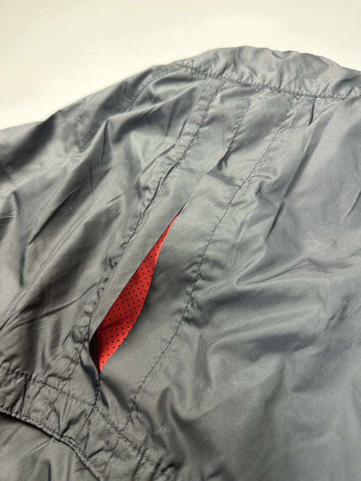 Nike × Vintage Vintage Black Nylon Running Light Jaket Nike Size US M / EU 48-50 / 2 - 6 Thumbnail