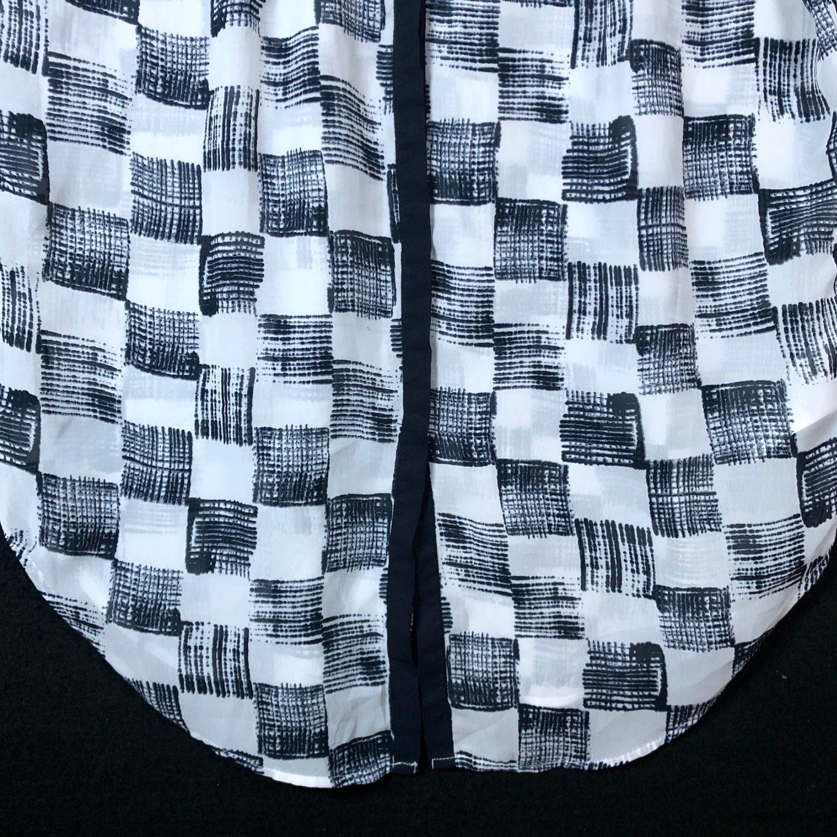 Banana Republic Banana Republic Blouse White Navy V Neck Sheer Button Down XS Womens Shirt Short Sleeve Chiffon Size XS / US 0-2 / IT 36-38 - 3 Thumbnail