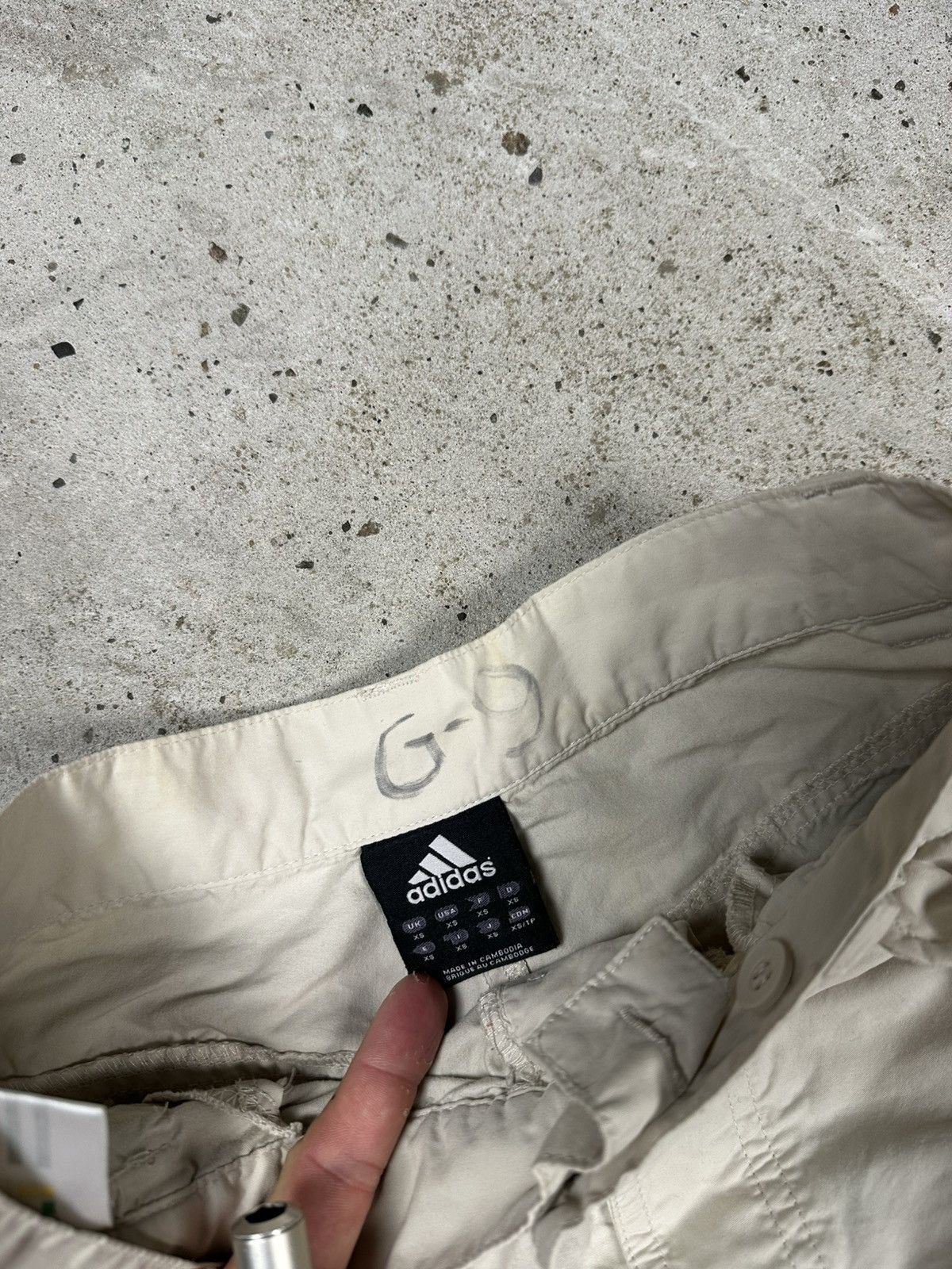 Adidas Vintage Y2K Adidas Beige Baggy Track Cargo Pants Size US 27 - 11 Thumbnail