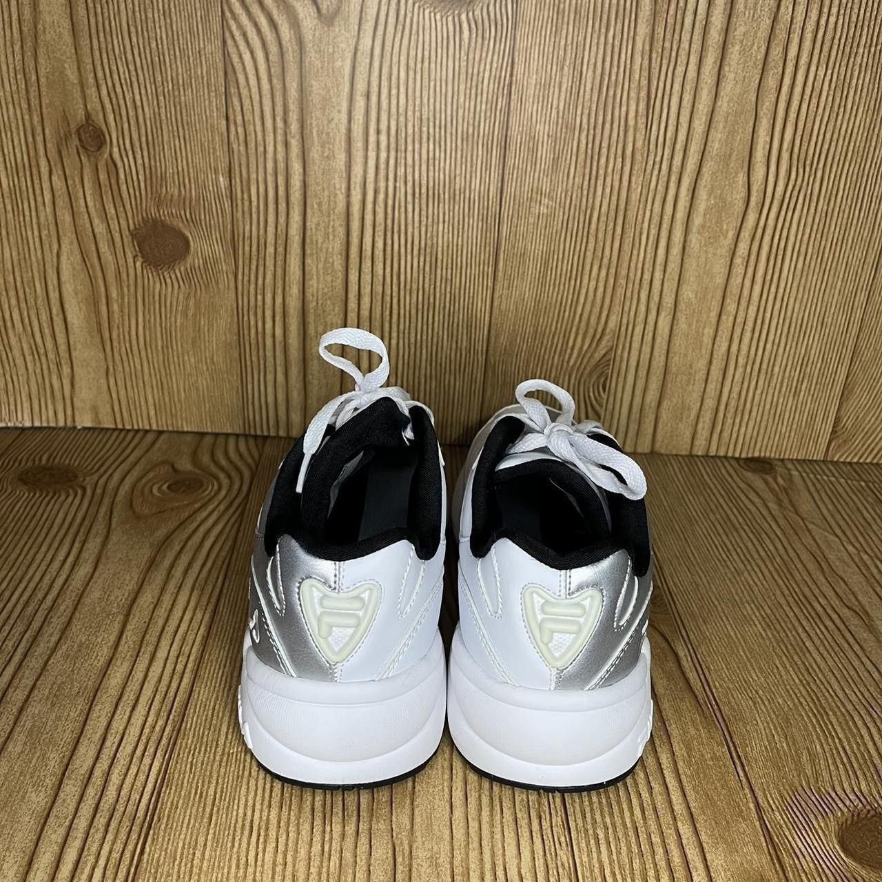 Fila FILA V94M 50/50 silver and white sneakers everyday shoes Size US 7 / IT 37 - 2 Thumbnail