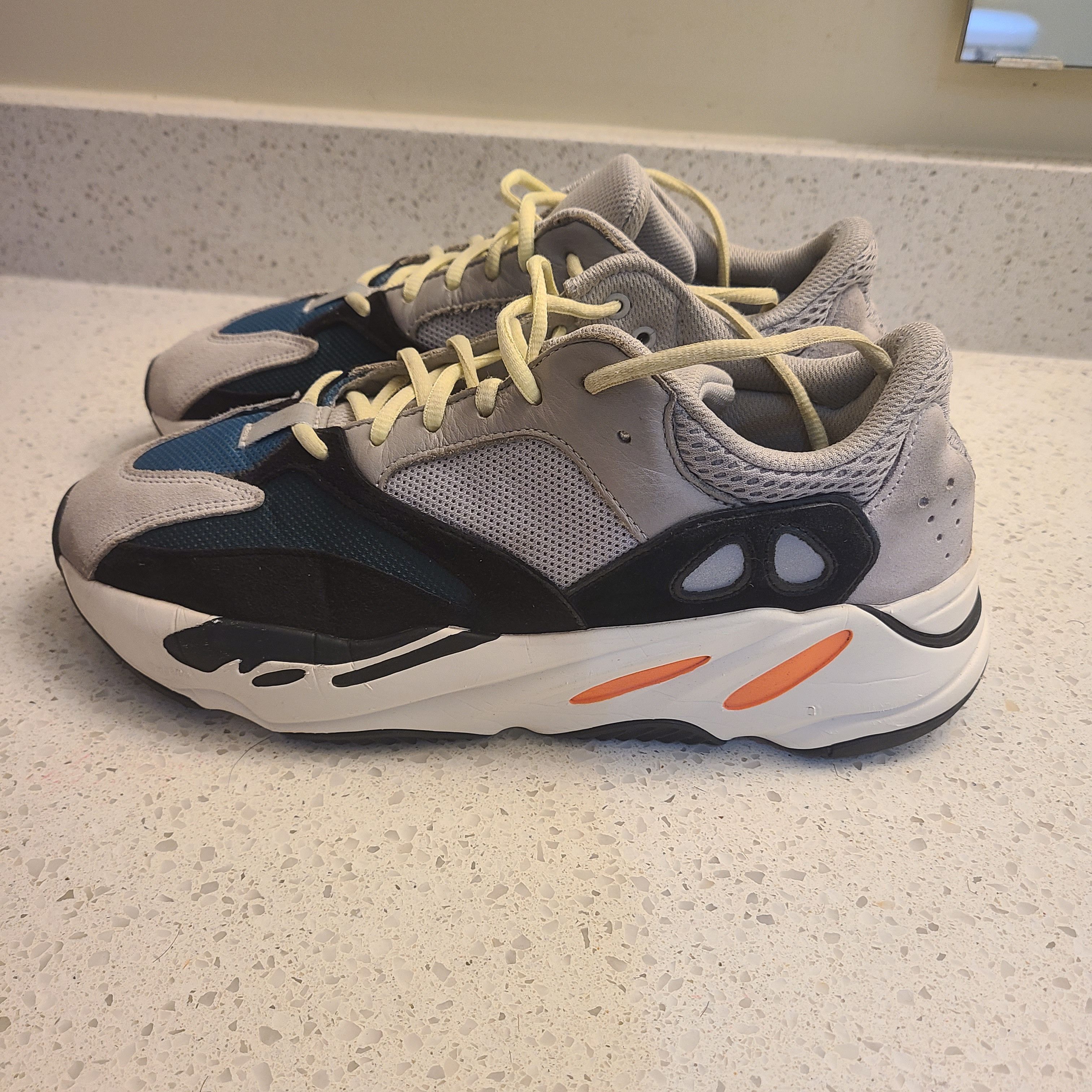 Adidas Adidas Yeezy Boost 700 Waverunner Size US 11 / EU 44 - 2 Thumbnail